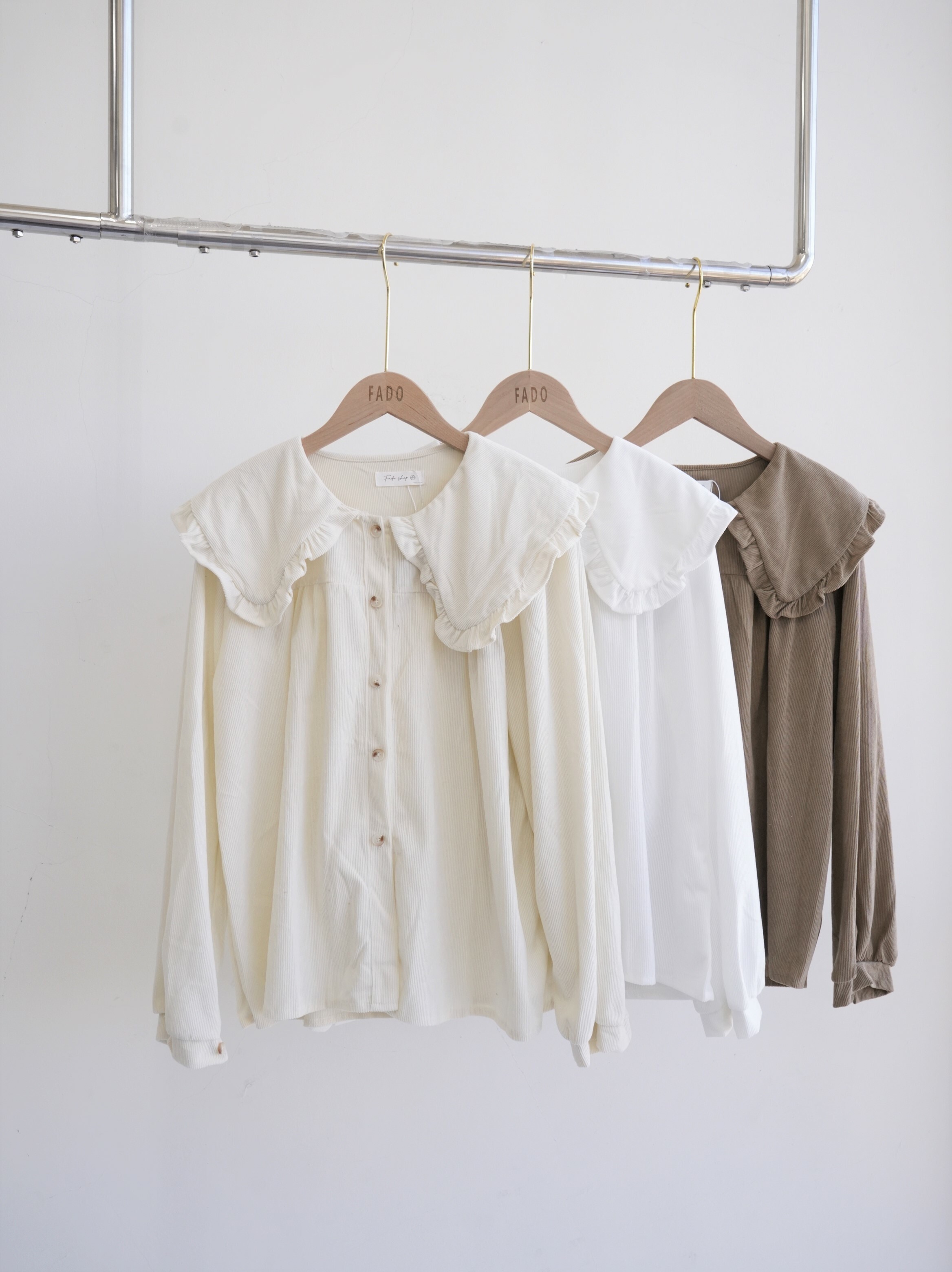 法朵 Fado shop｜森林系🌲 娃娃領排釦燈芯衫 3622003 三色