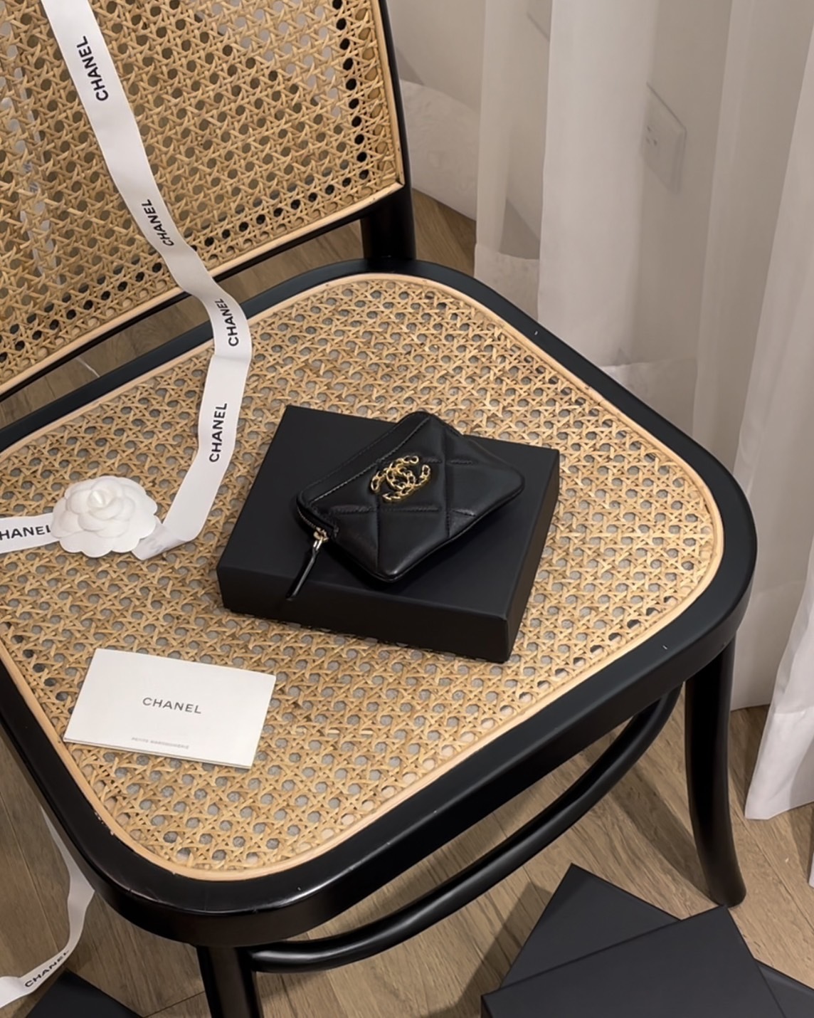 CHANEL｜19 胖胖吐司卡包 黑金