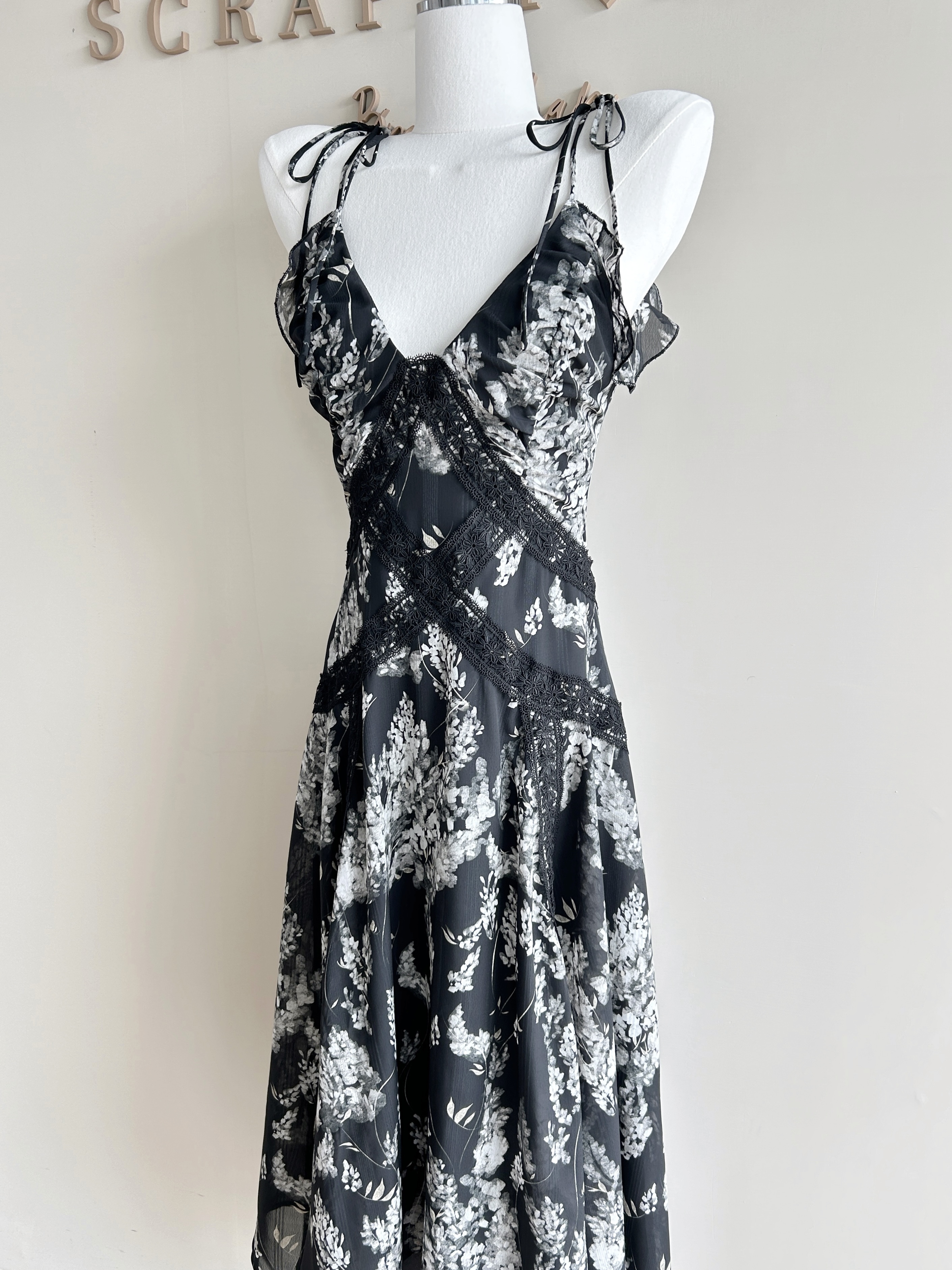 Enchantment 浪漫情調 細肩帶雪紡不規則洋裝