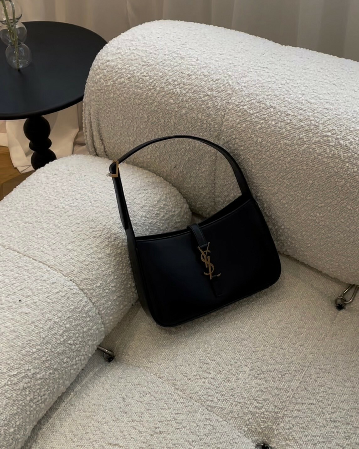 YSL｜LE 5 À 7 光滑皮革腋下包 黑金