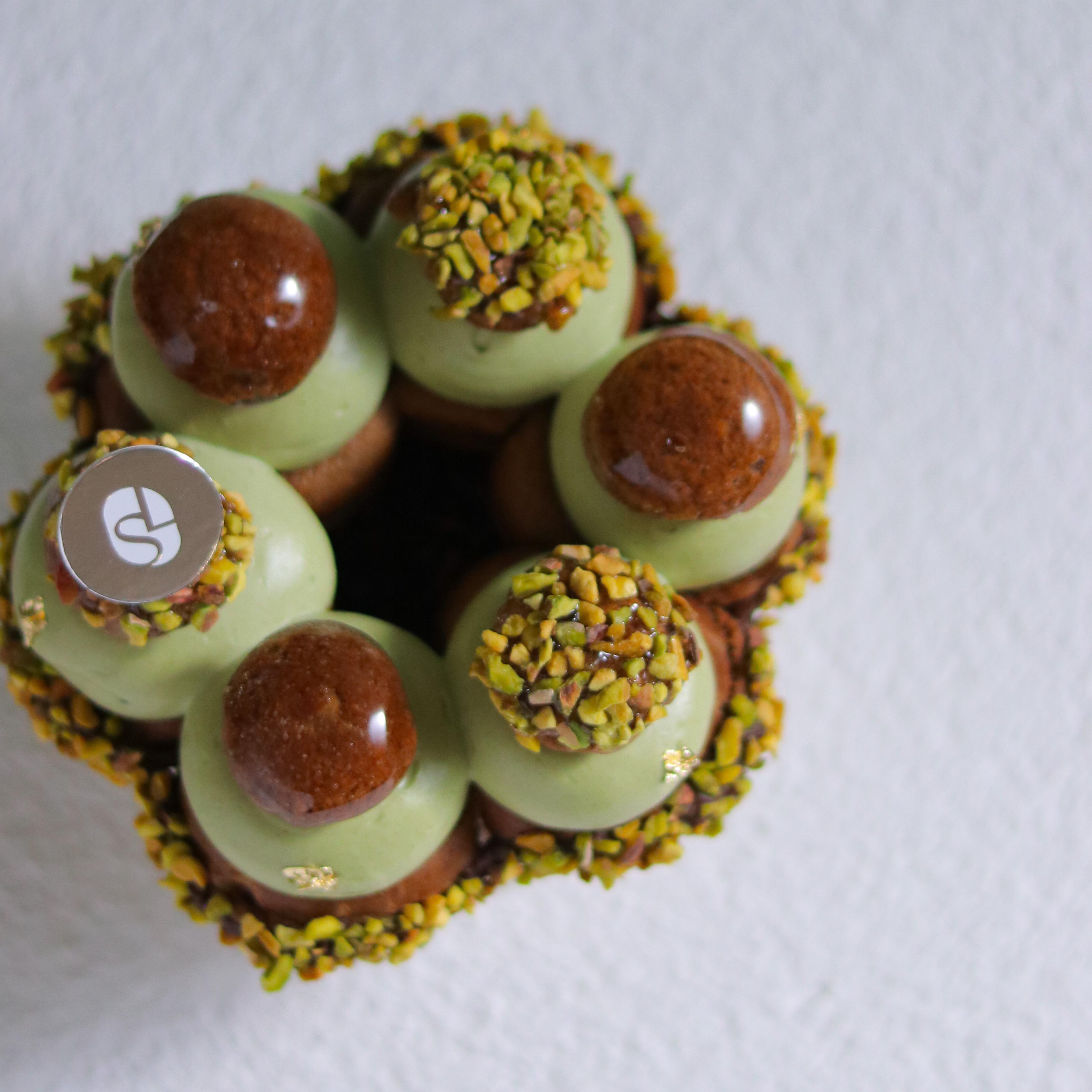 開心果車厘子朱古力花環泡芙