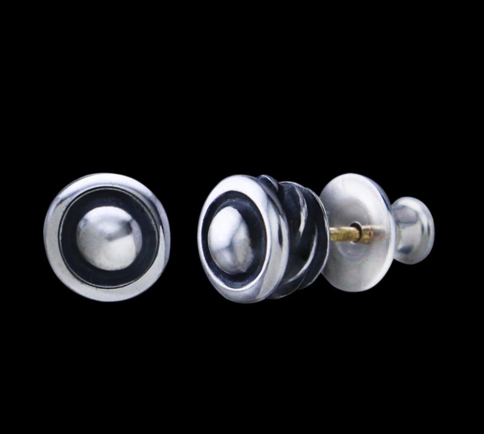 Mating flight Carved Stud Earring*