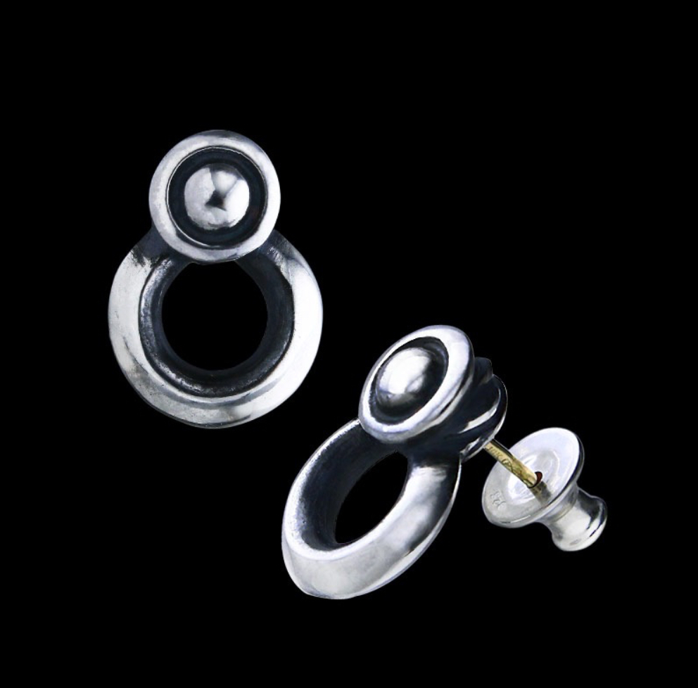 Mating Flight: Carved Stud with Ring*