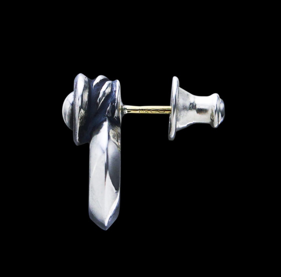 Mating Flight: Carved Stud with Ring*