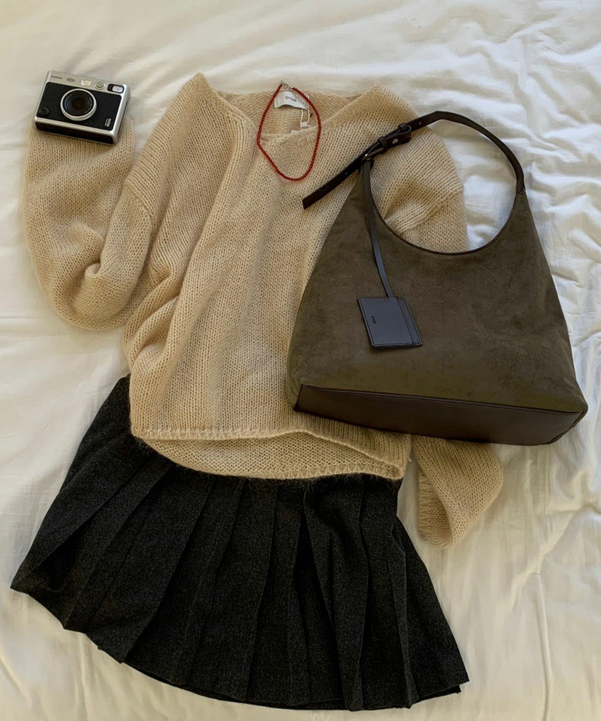 ★早期完売★OVHEE★Flume Suede Hobo Bag★日本未入荷★韓国発 OVHEE【送料込】Flume Suede Hobo Bag DARK BROWN (OVHEE