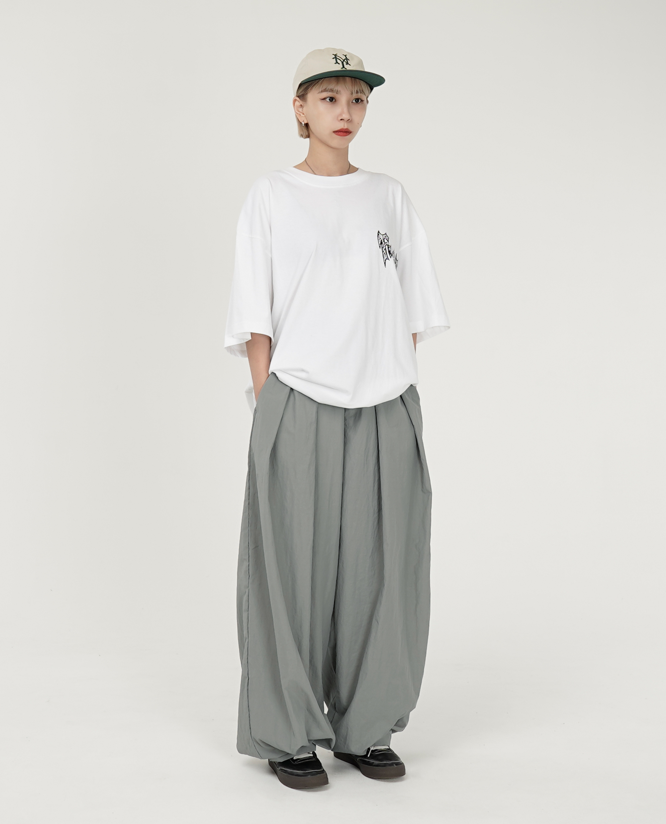 滑料前摺下開衩縮口褲