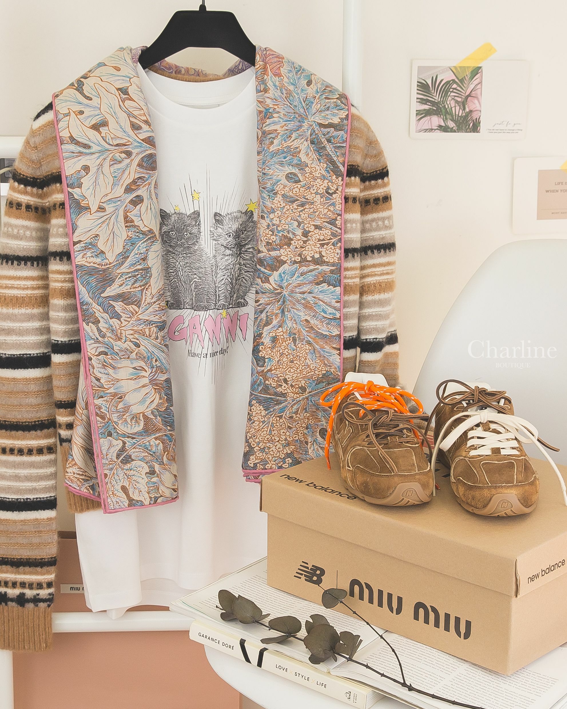 New Balance X Miu Miu 530 肉桂色麂皮咖啡色白色橘色鞋帶運動鞋,Hermès All'orto Botanico Di Palermo Shawl 140 玫瑰色/自然色/藍色披肩-Charline Boutique 精品代購