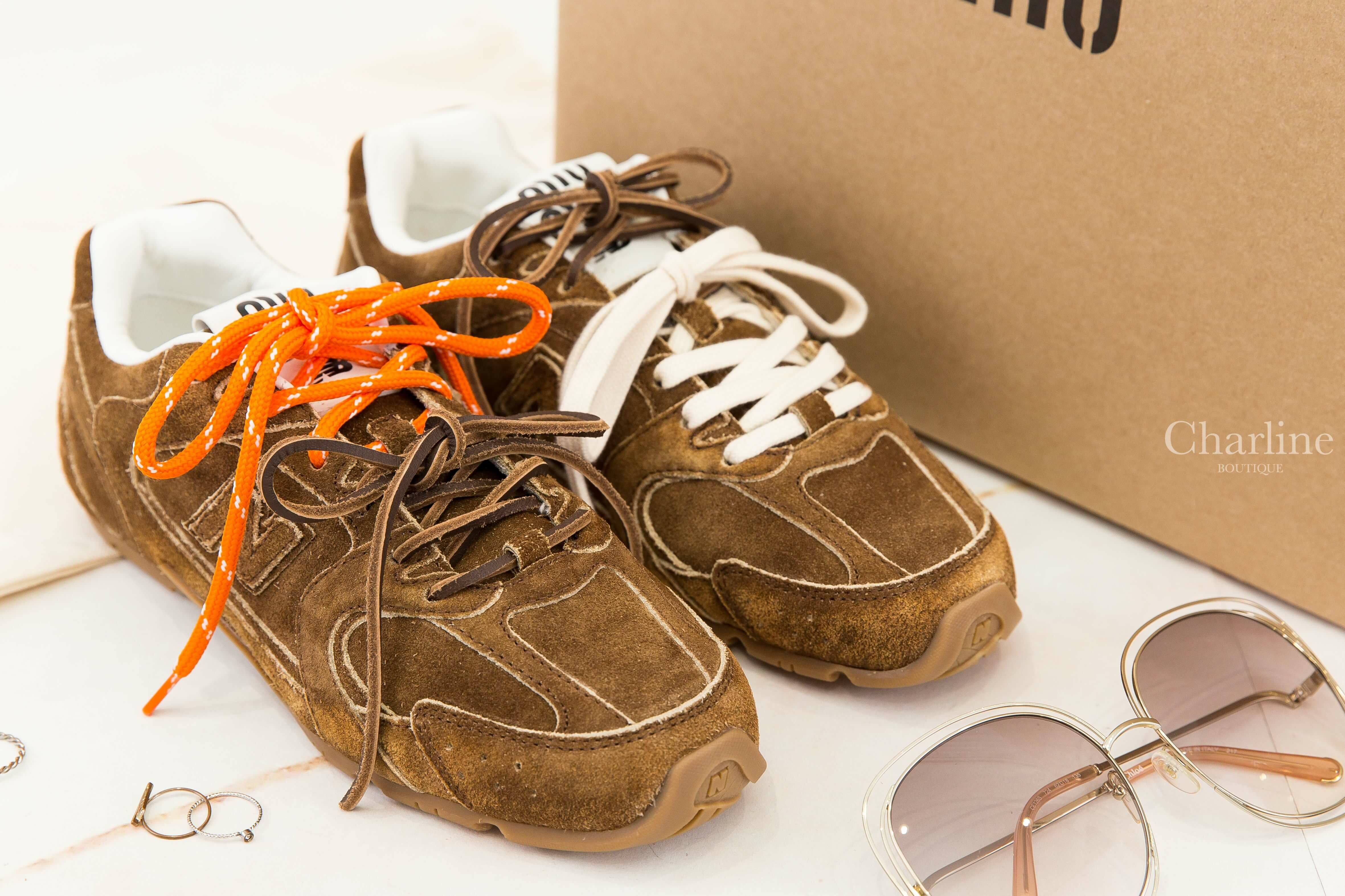 Miu Miu New Balance X Miu Miu 530 Sl Suede Sneakers 肉桂色聯名款麂皮咖啡色白色橘色鞋帶運動鞋-Charline Boutique 精品代購