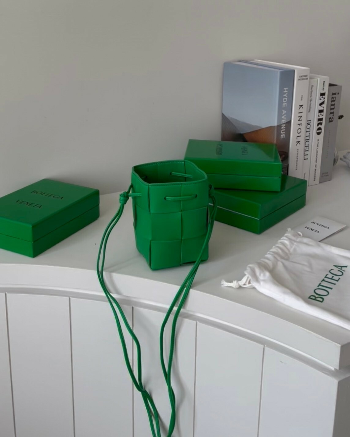 BV｜6格羊皮霧面迷你水桶包 綠色