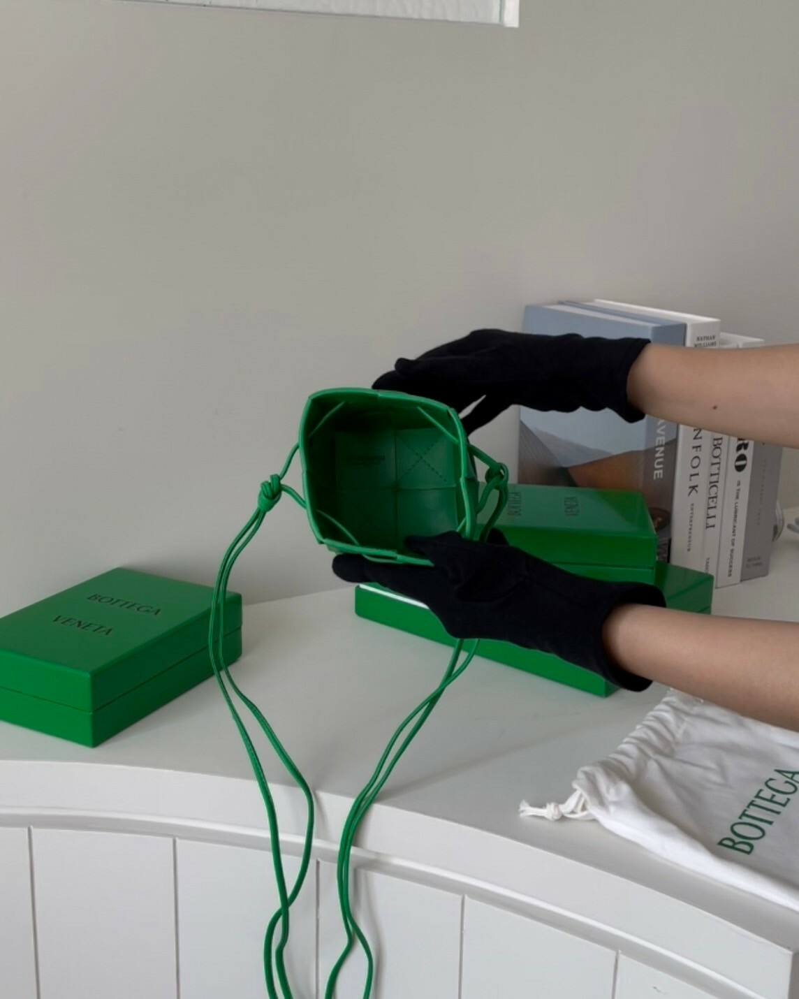 BV｜6格羊皮霧面迷你水桶包 綠色