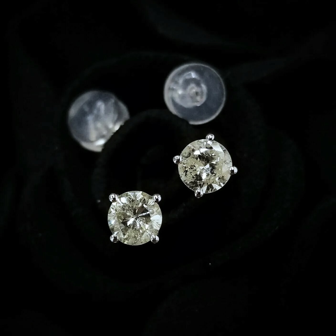 全新18K白金【主石62份鑽石】4爪耳環