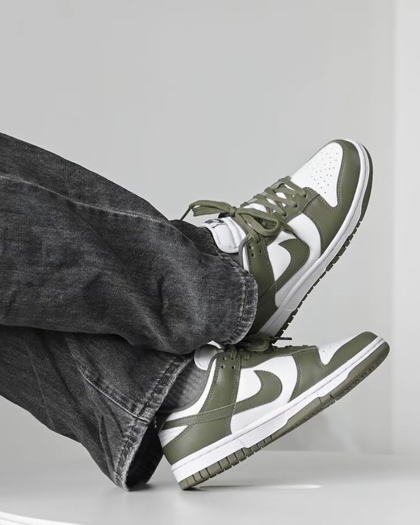 Nike Dunk "Medium Olive" 低幫 板鞋 女款 白橄欖綠 DD1503-120