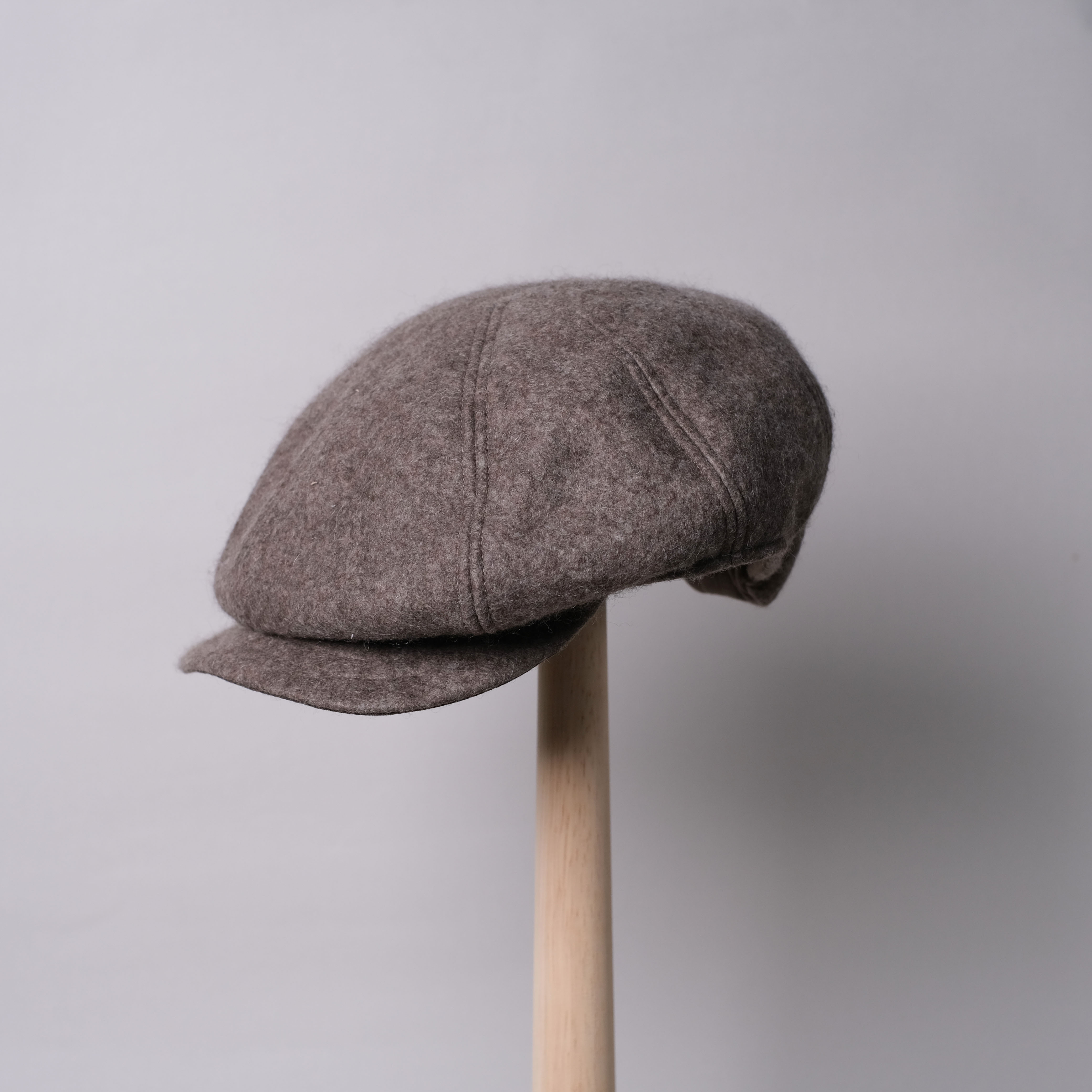 犛牛絨毛氈報童帽｜灰色（刺繡）｜中國藏區