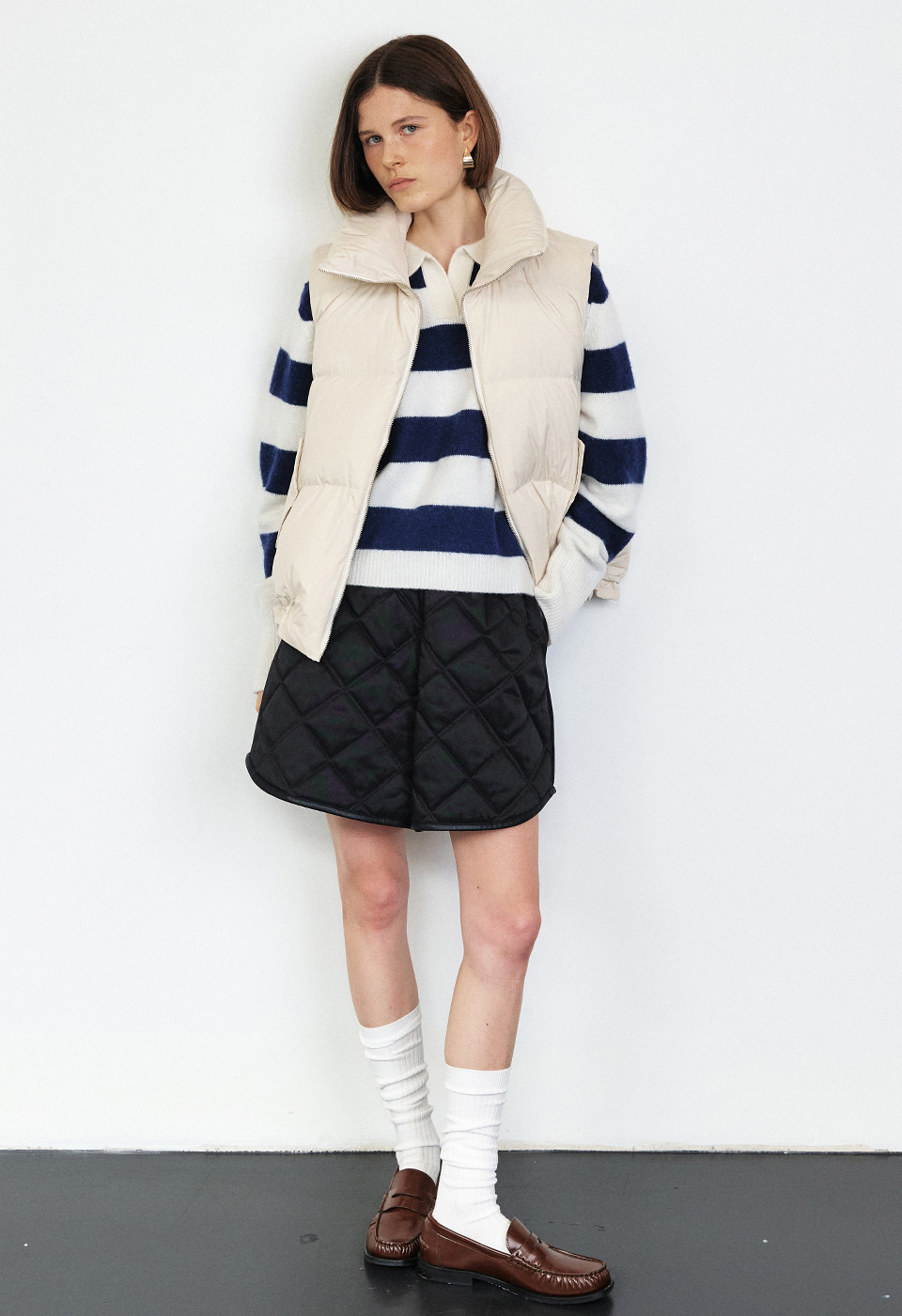 荷葉邊抽繩羽絨背心