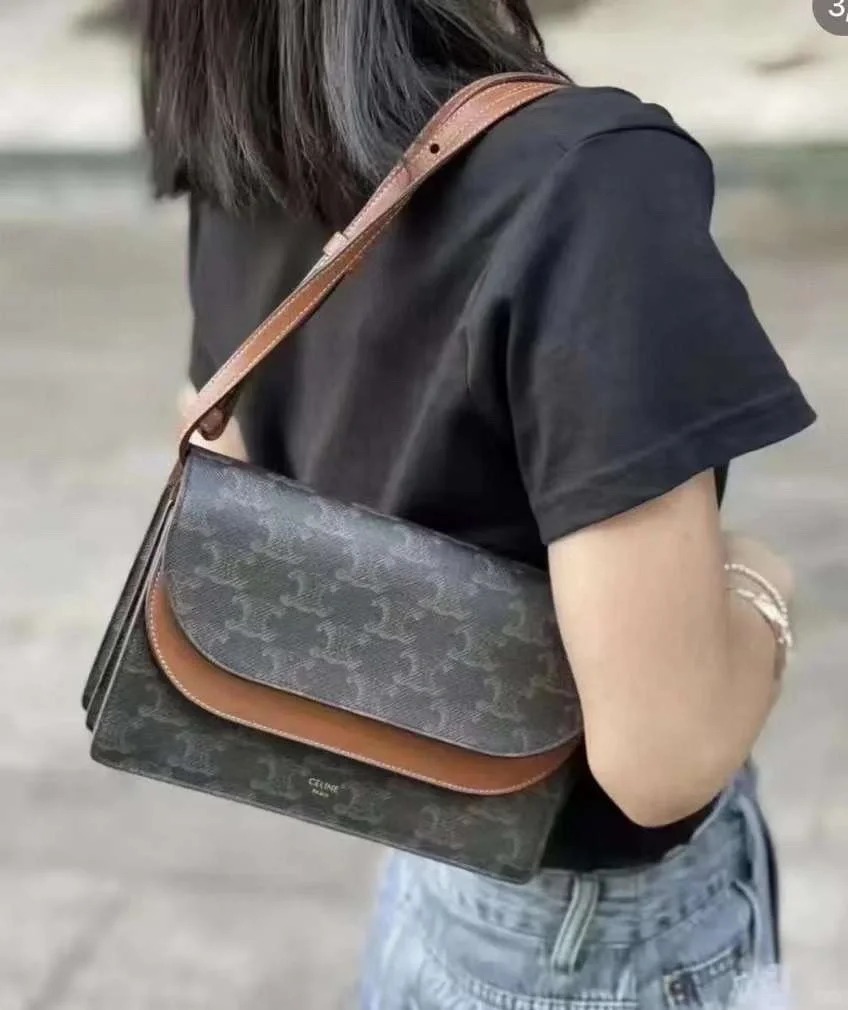 Celine Triomphe 老花雙層信封包