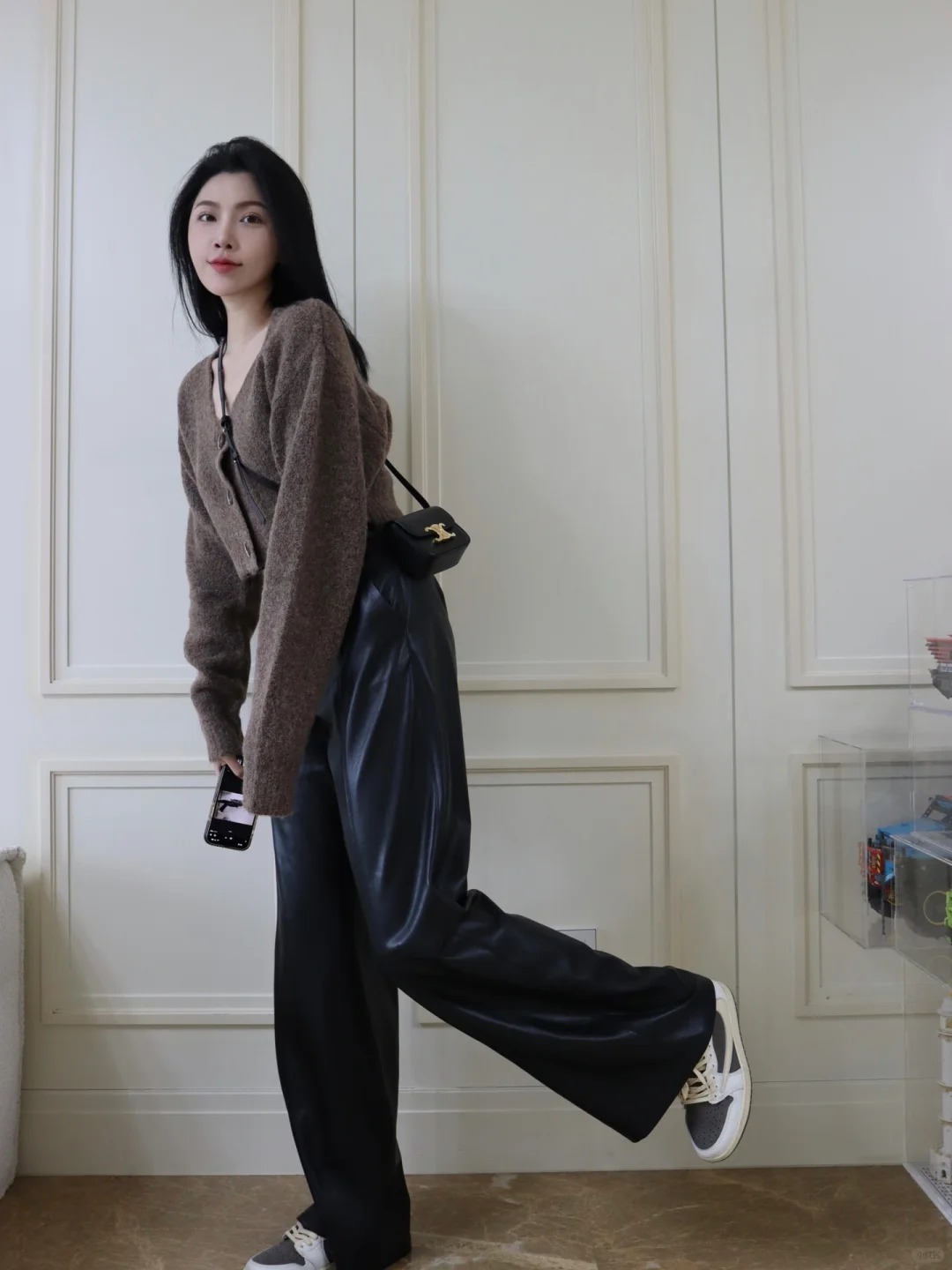 Celine Triomphe 迷你斜跨包 爆款小饅頭 黑