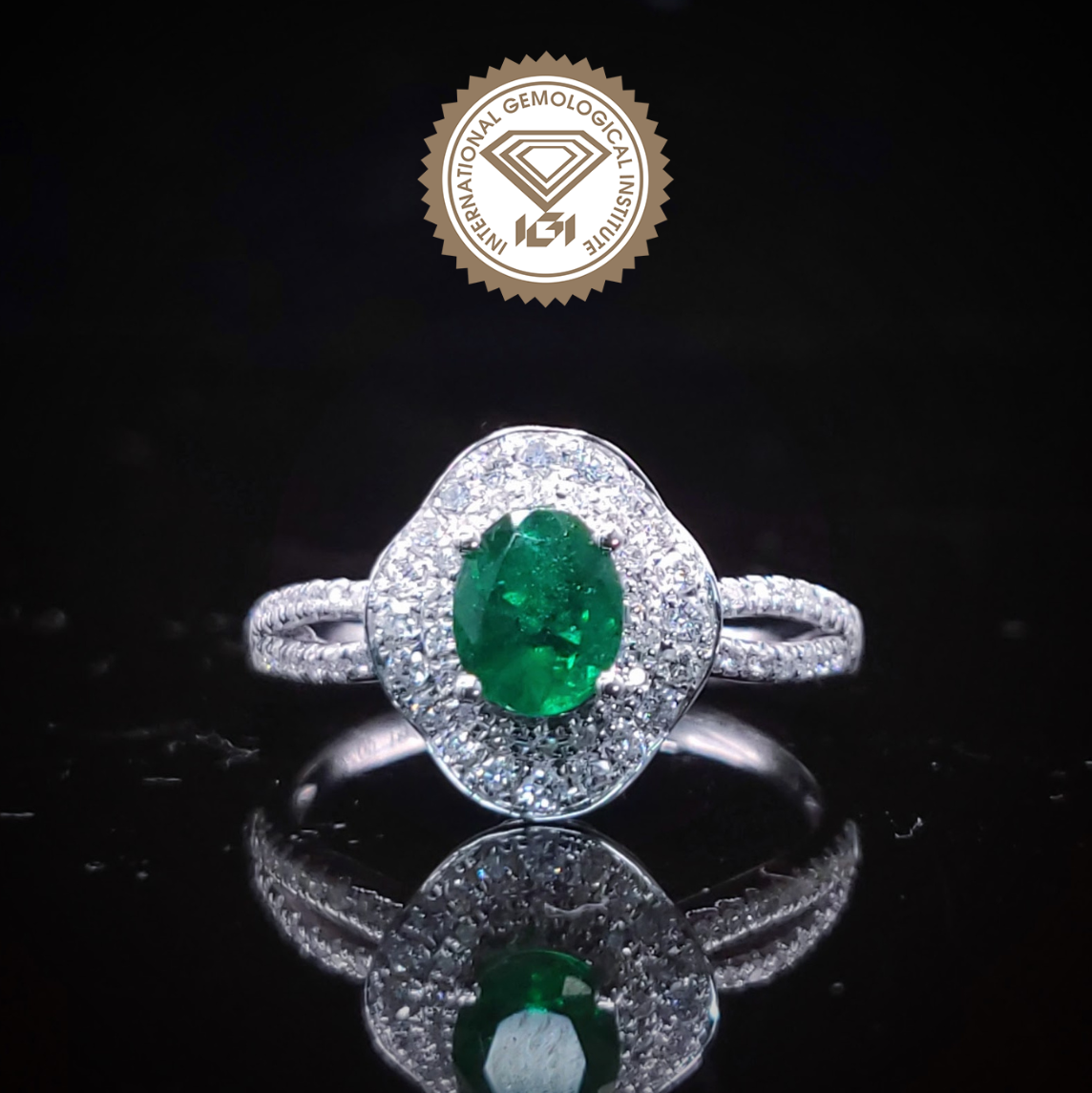 18K White Gold 0.61ct Emerald and Diamond Ring