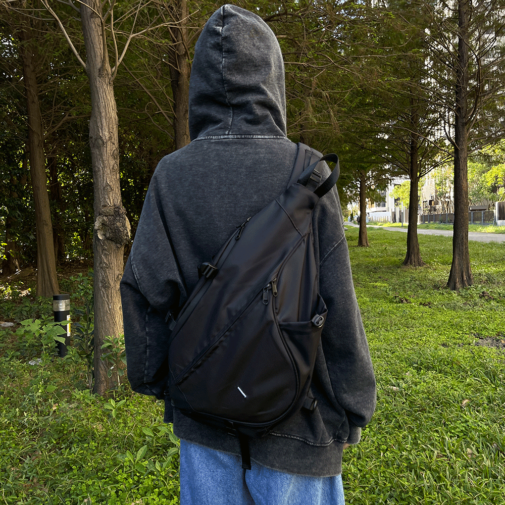 多功能尼龍斜背包(in stock)