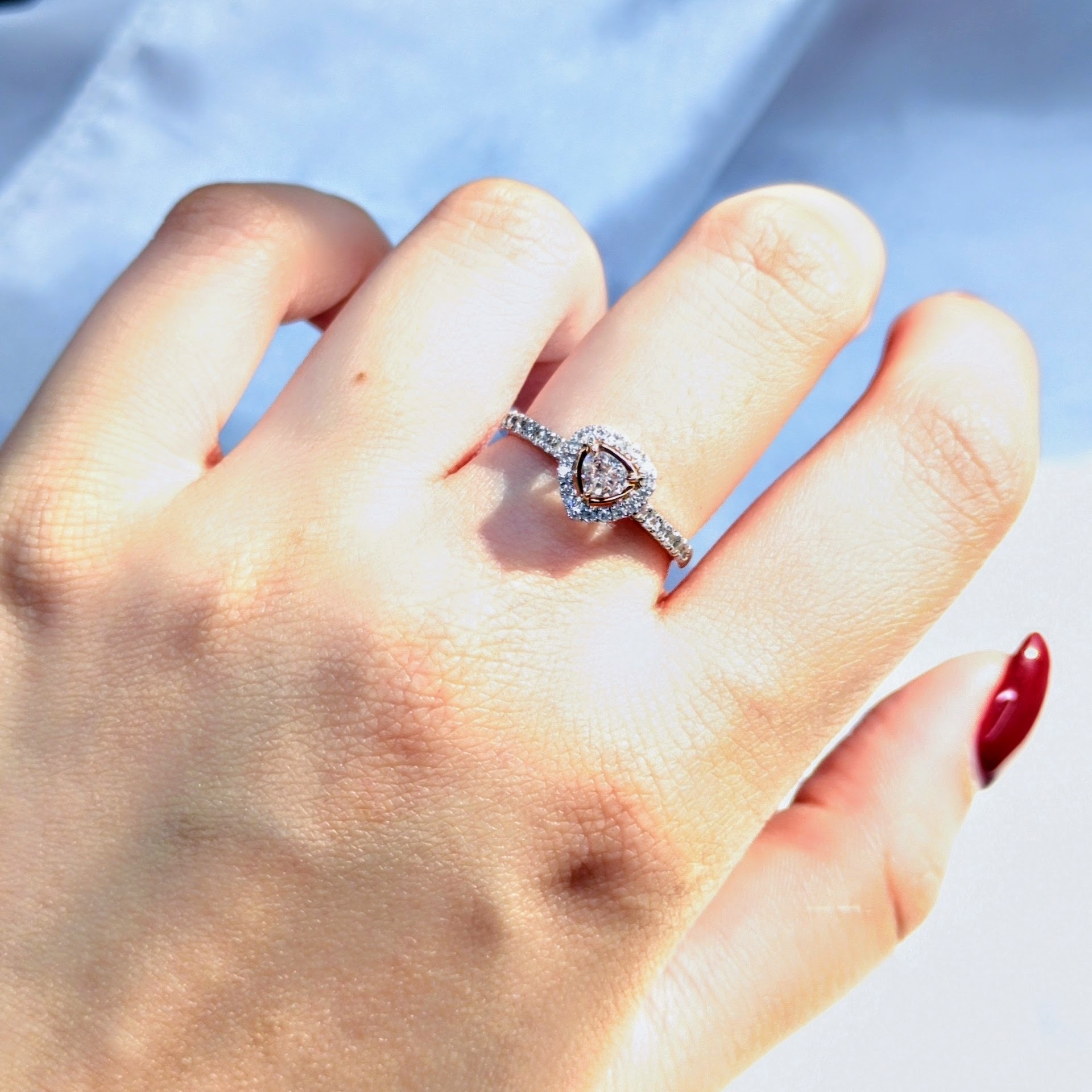 18K Gold 0.19ct Fancy Faint Pink Diamond Ring