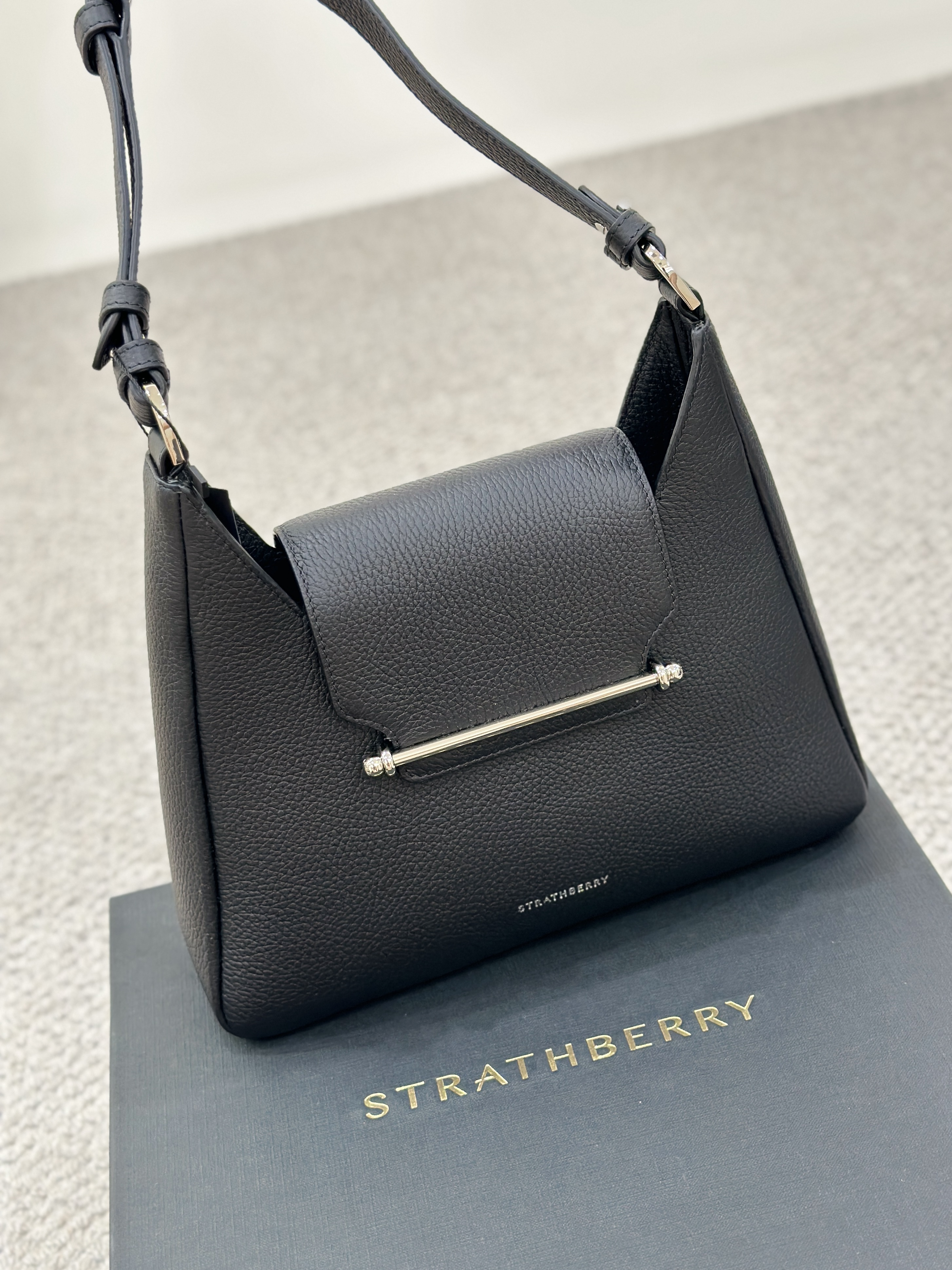 STRATHBERRY Multrees Hobo