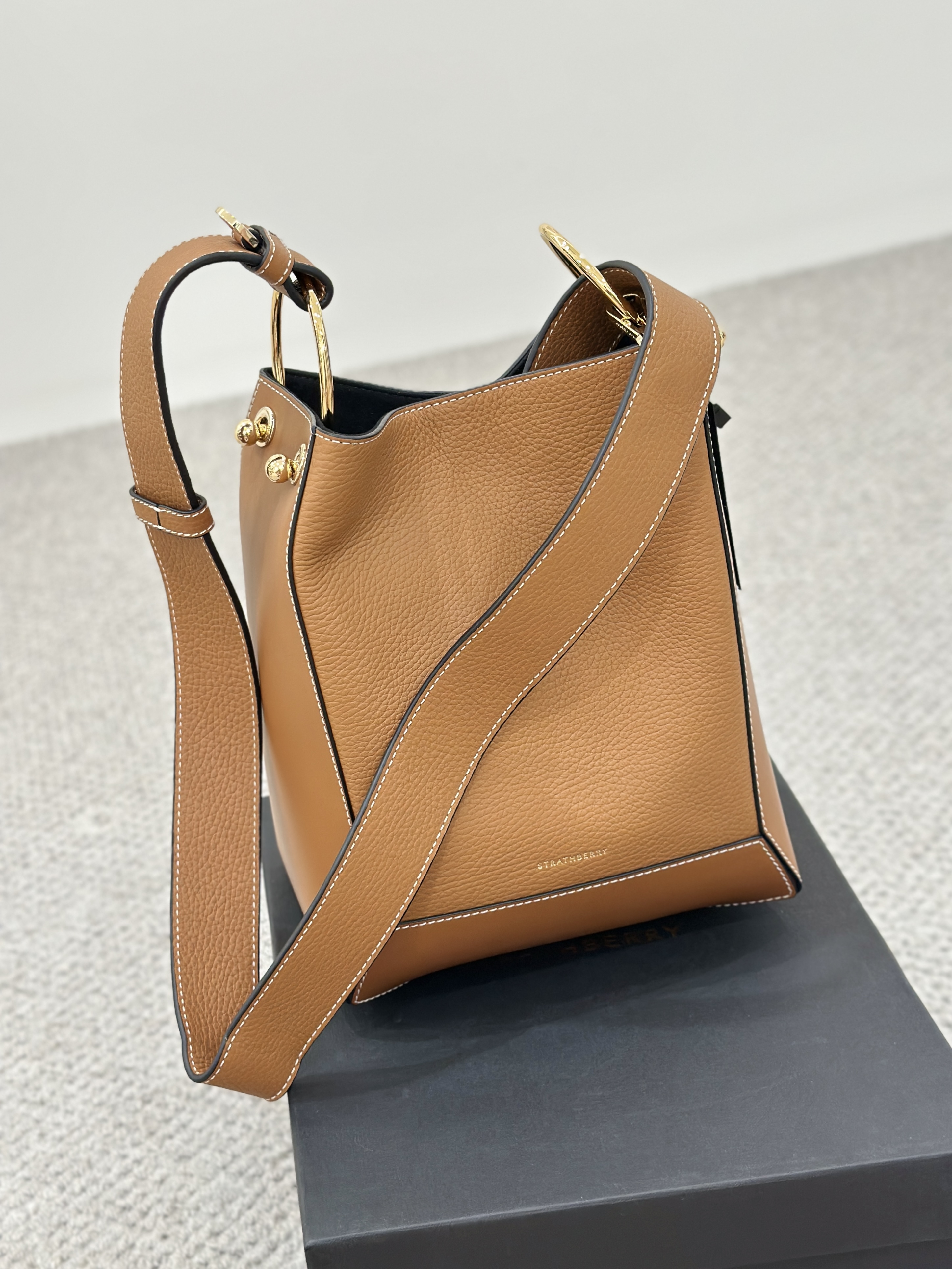 STRATHBERRY Lana Midi Bucket