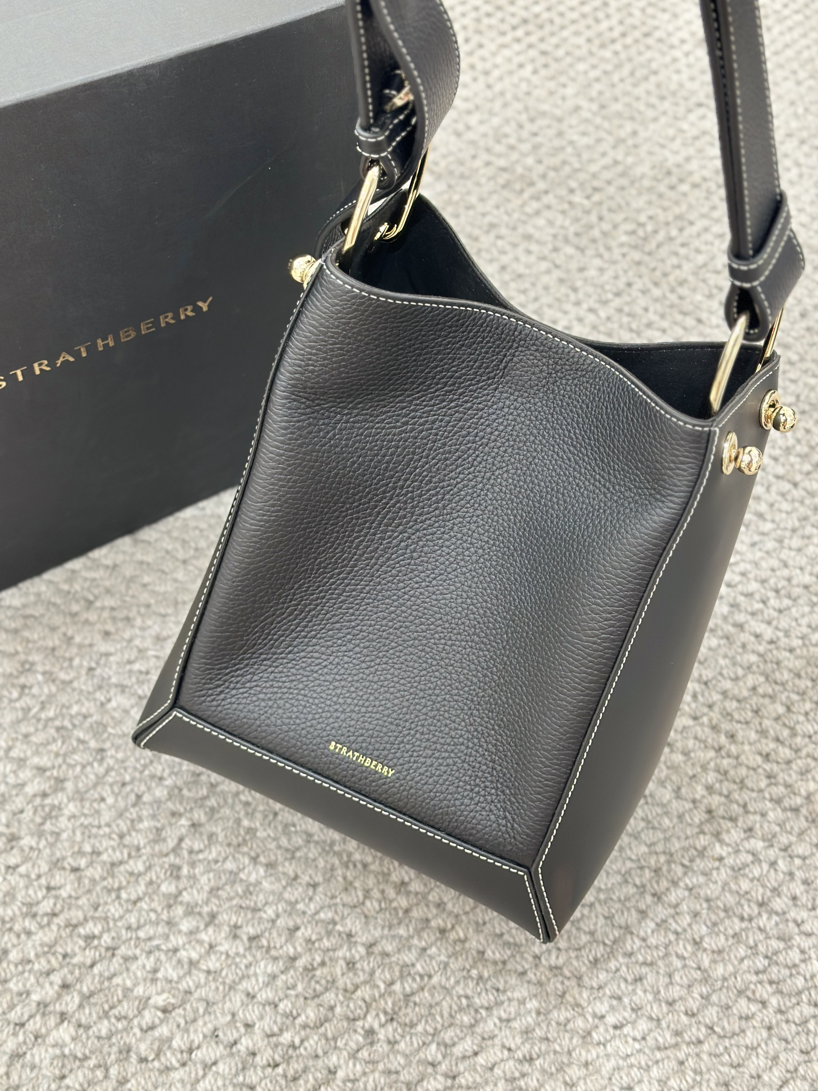 STRATHBERRY Lana Midi Bucket