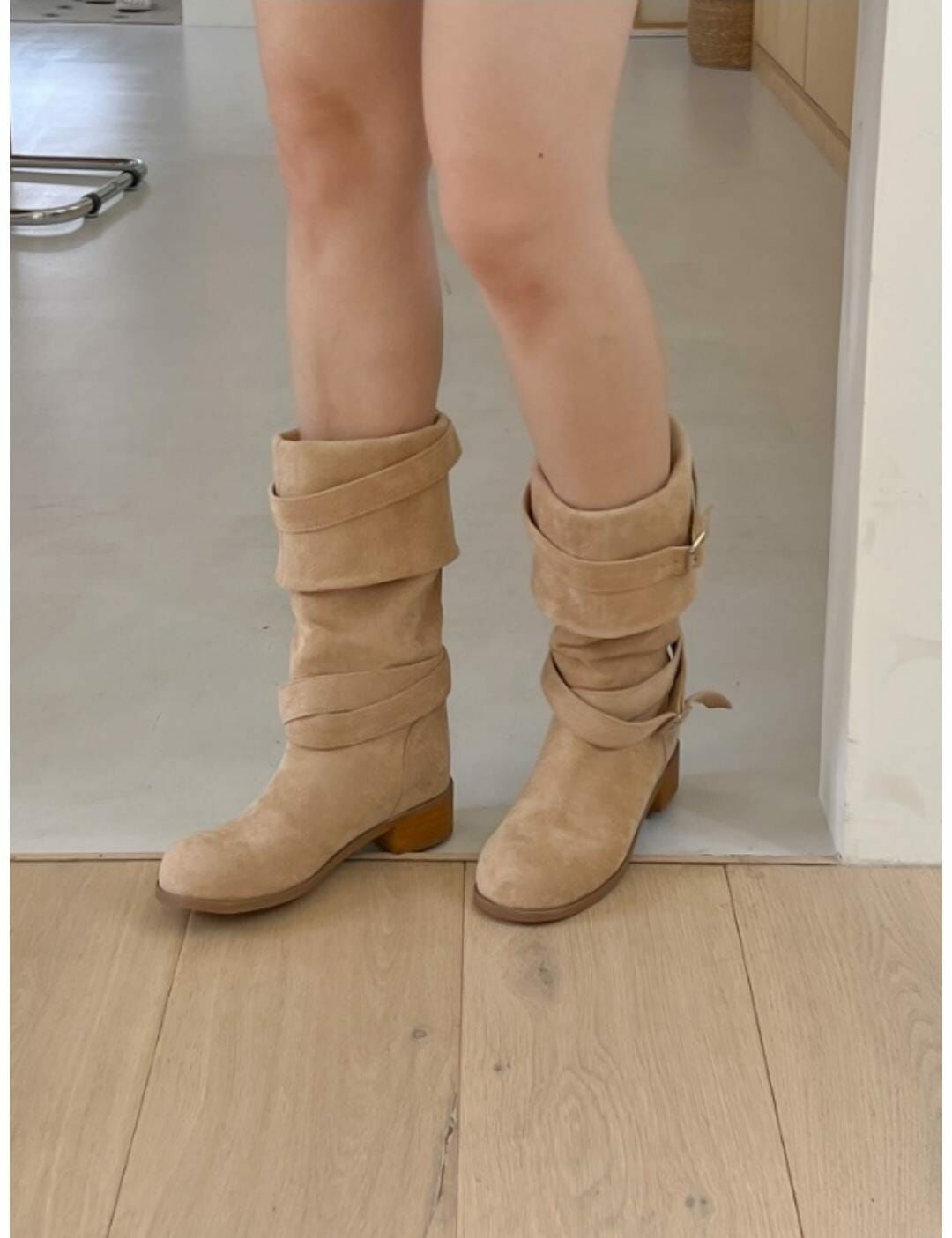 SH3204 麂皮搭扣可反摺靴 *足碼*