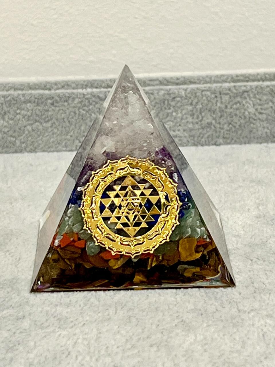 [S] GEMZ & CO CLTF CLTF PYRAMID OF STRENGTH & ENERGY DISPLAY , Z100 (Z100)