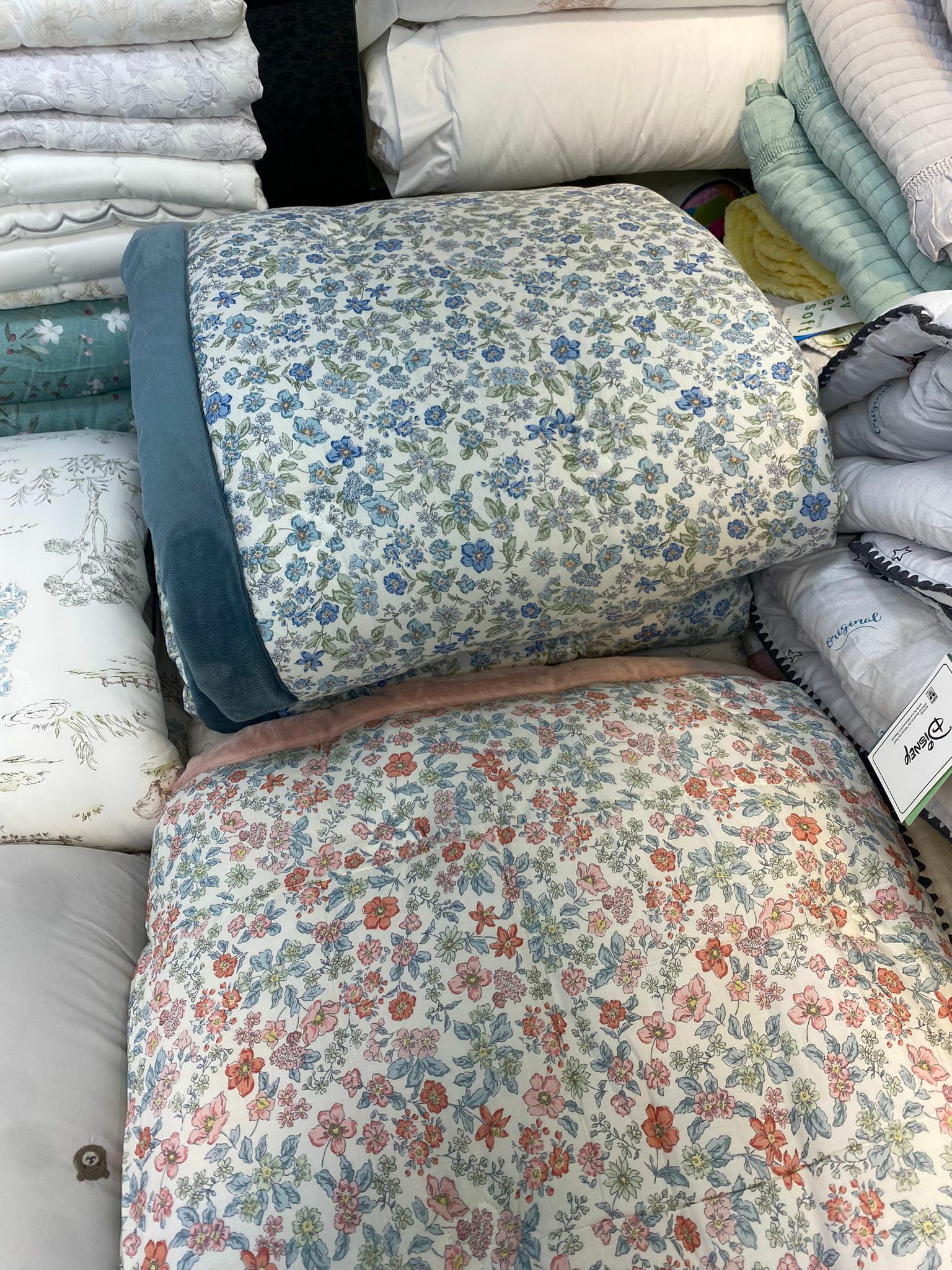 O53  天絲莫代爾棉 毛毛邊 冬天被 160x210.  S. Size $550 / 200x230. Q size  $650  made in korea