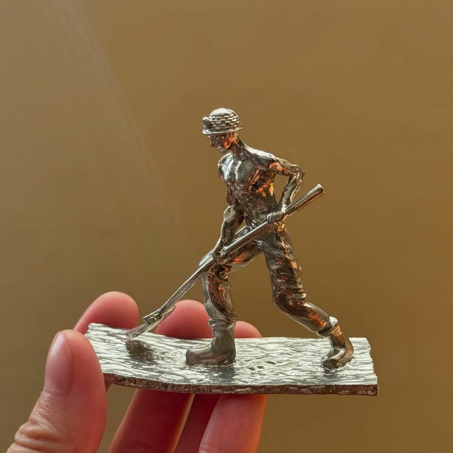 [原石] 金屬礦工 擺件 適合搭配原礦、礦石