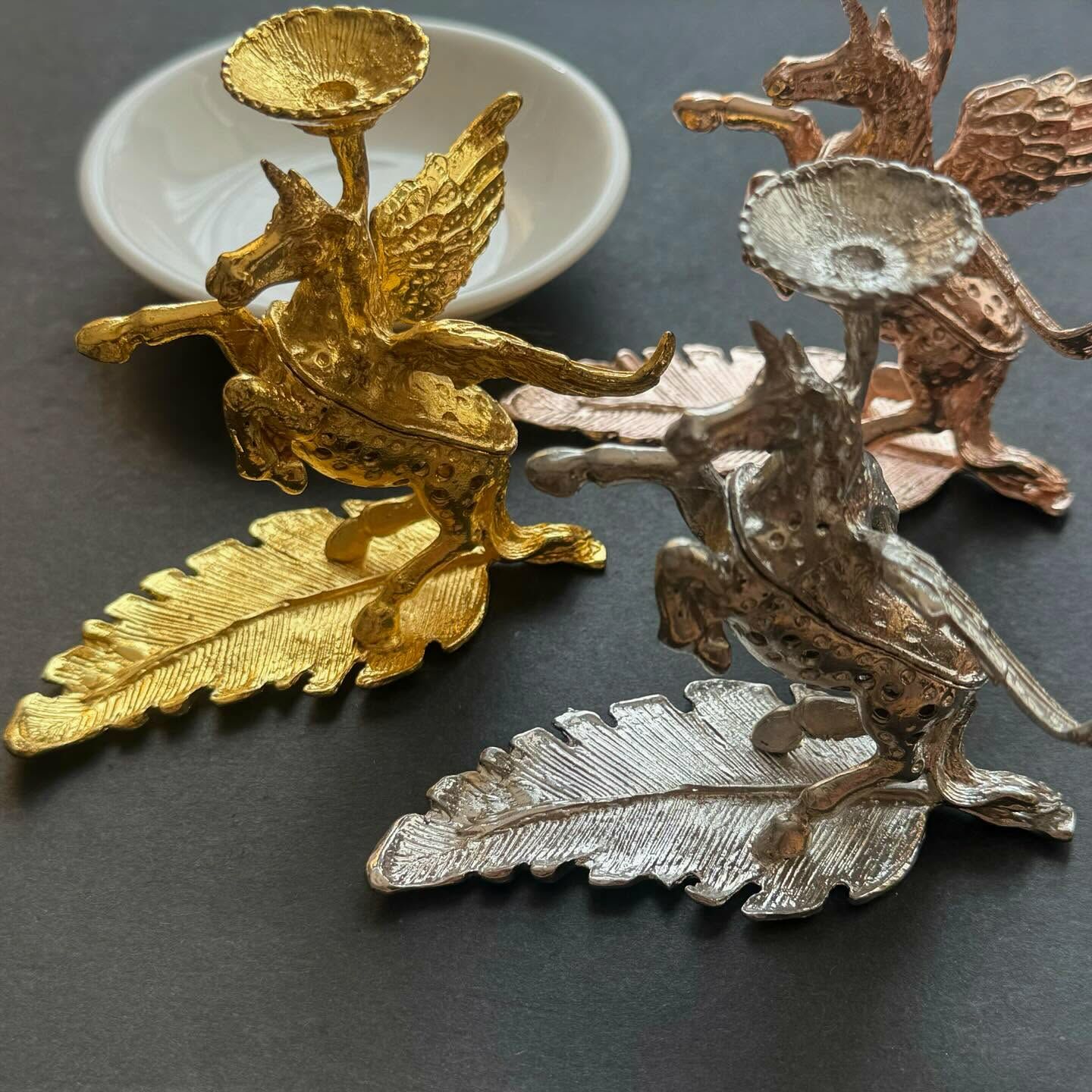 [原石] 水晶球 金屬擺件 獨角獸