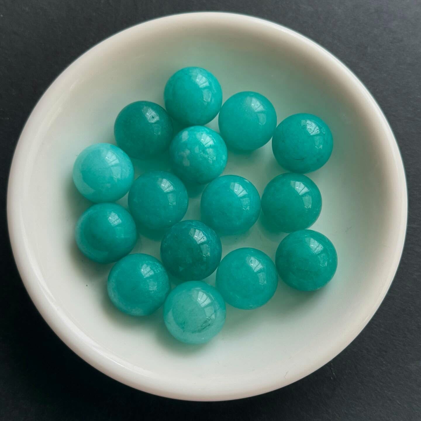 [原石] 天河石（有染色）水晶小球