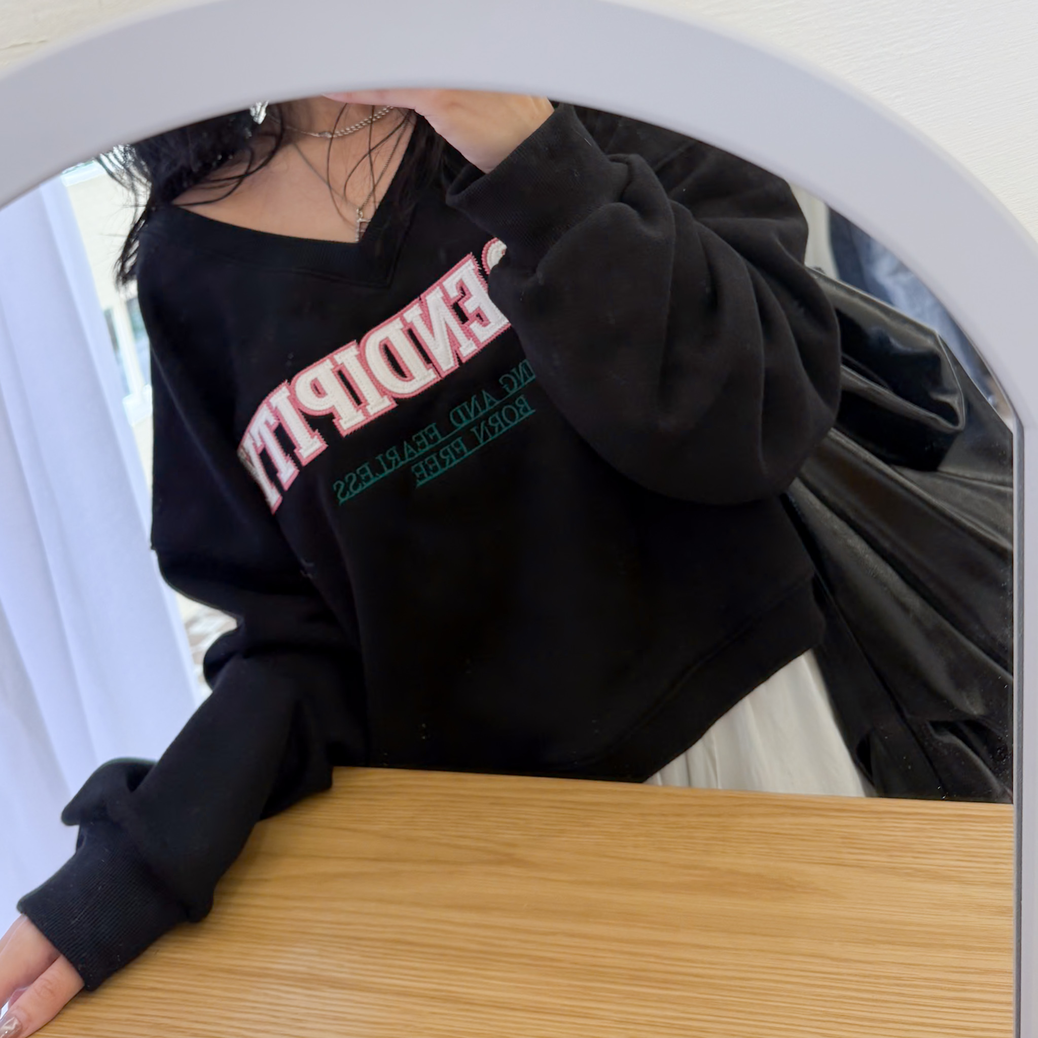 《自訂款》V領微繭型大學T(黑)