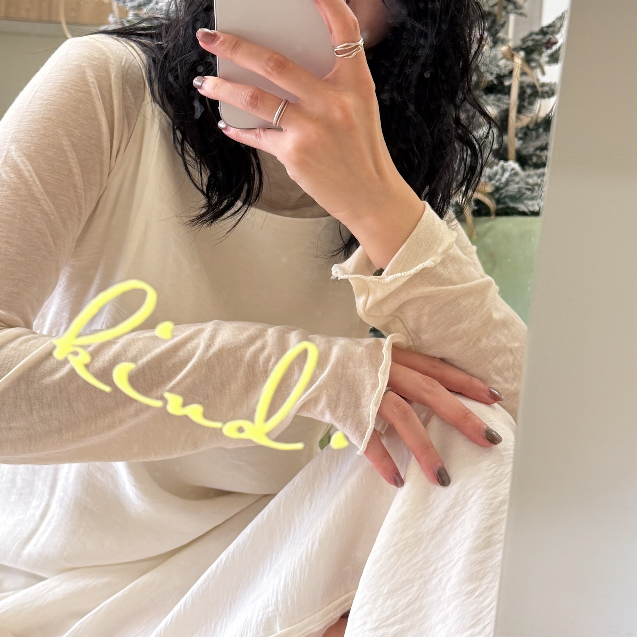 《自訂款》版型超滿意的打底天絲木耳邊T(五色)