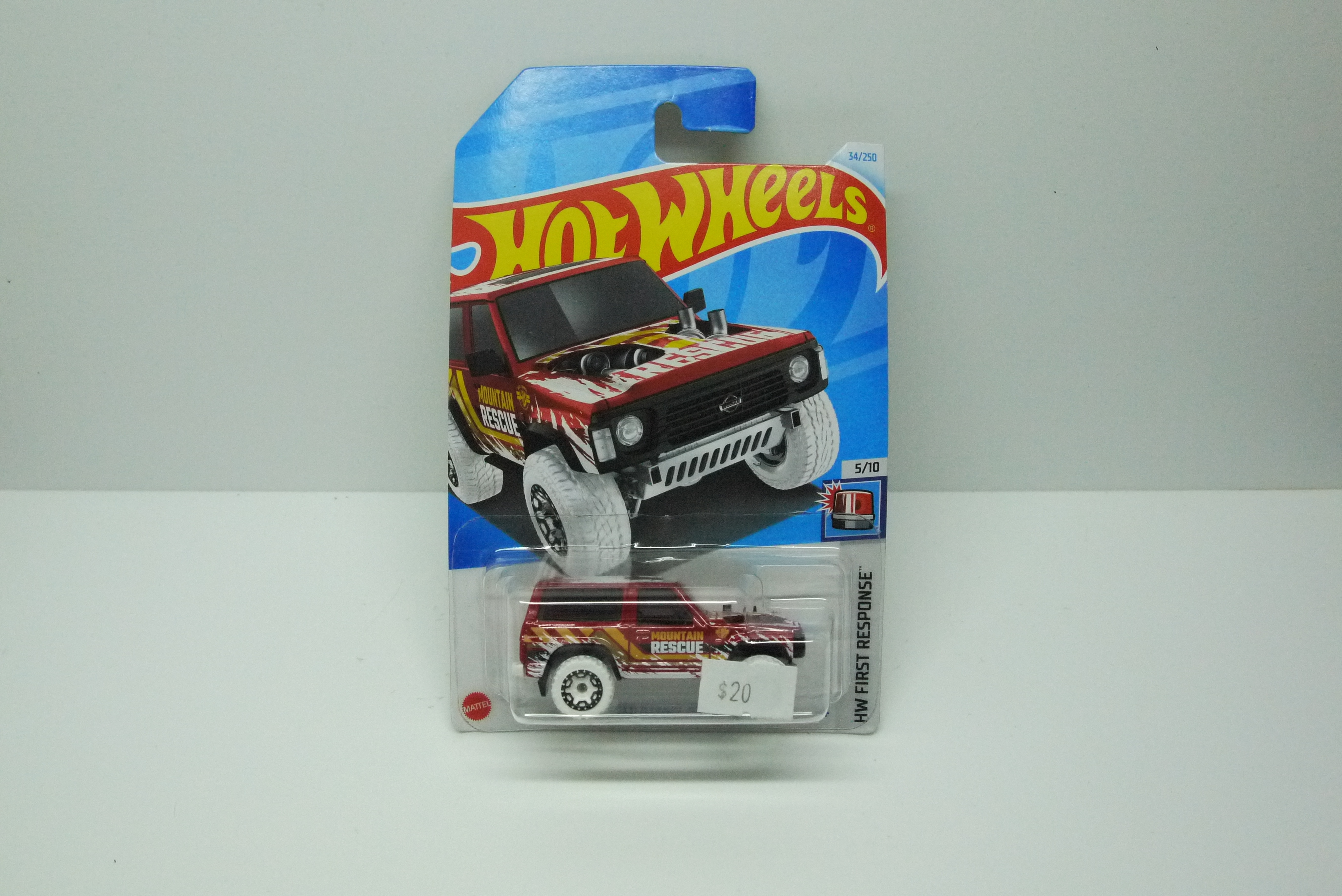 HOT WHEELS NISSAN PATROL CUSTOM RED