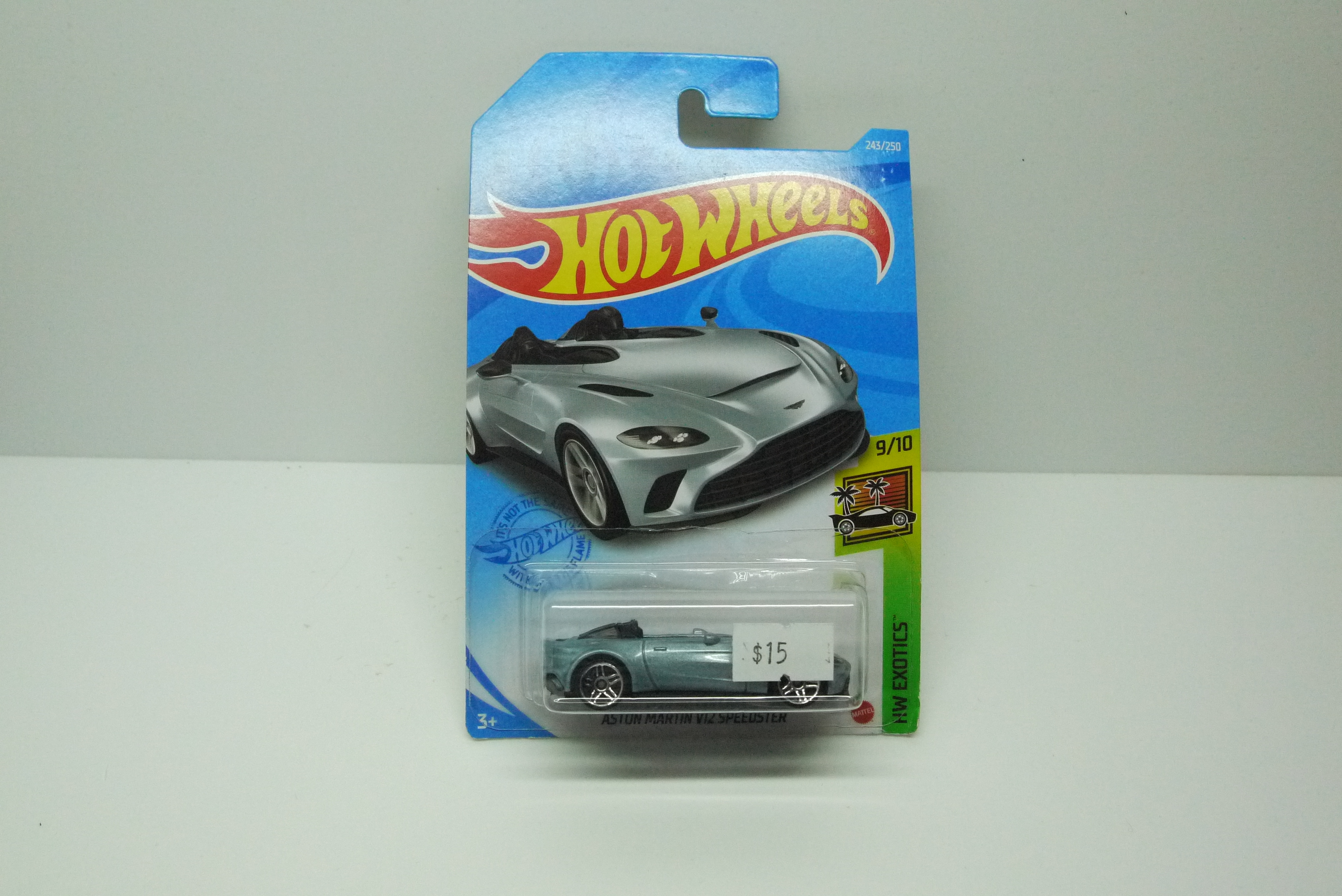 HOT WHEELS ASTON MARTIN V12 SPEEDSTER