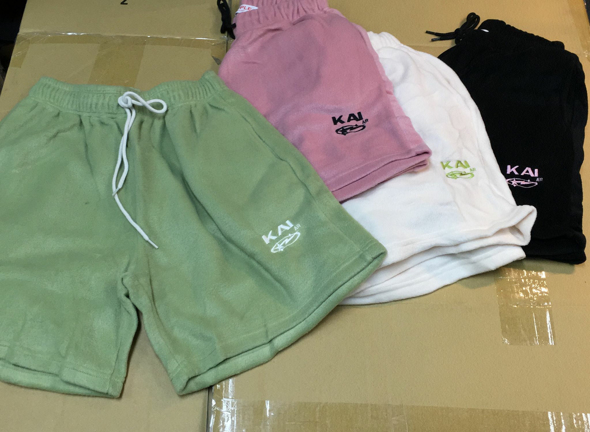 現貨 韓國KAI 刺繡LOGO 抓毛短褲 （此為清貨價貨品不設退換）(AT12 778)