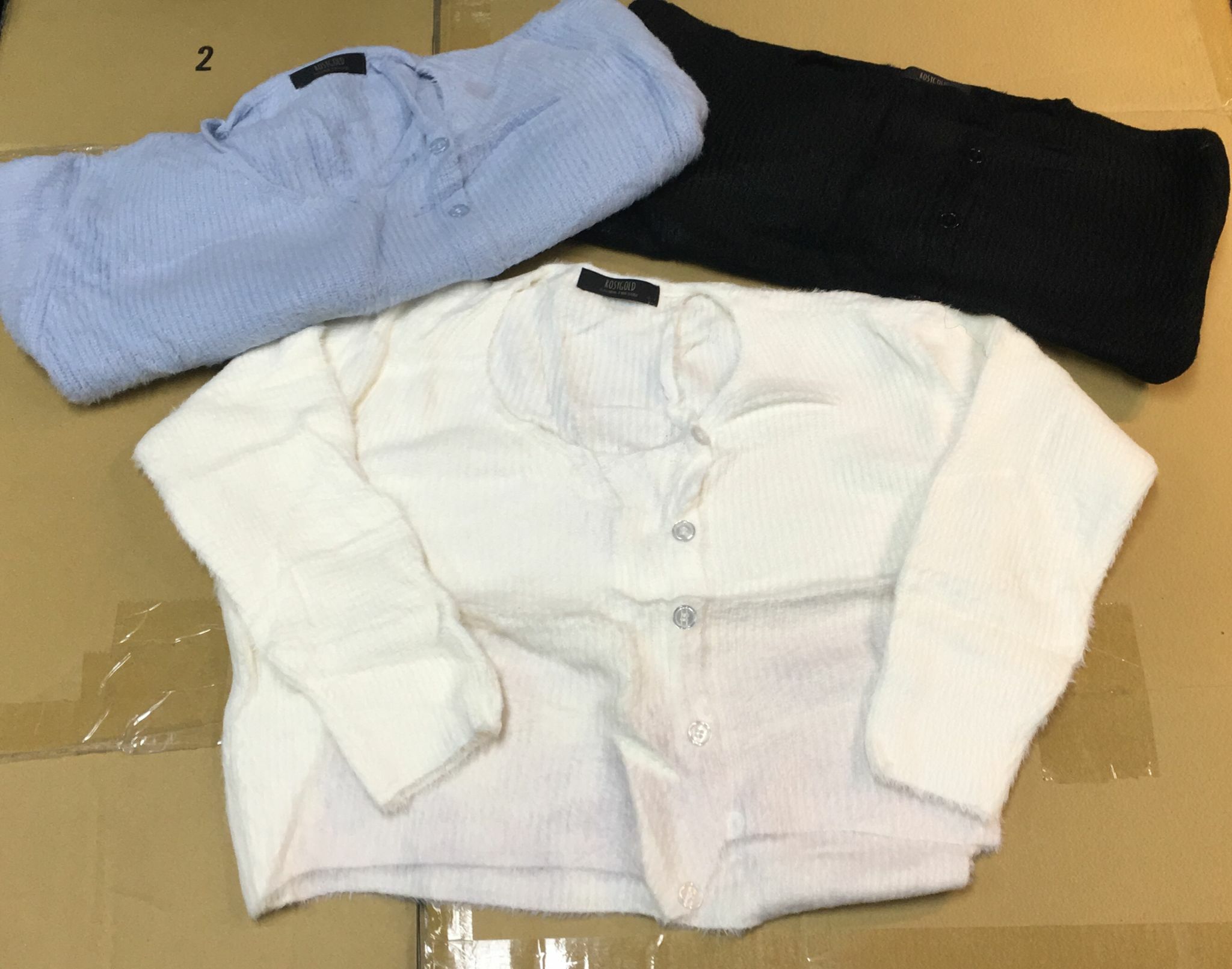 現貨 韓國針織外套,白色有damage 染到紫色（此為清貨價貨品不設退換） (AT12 784)