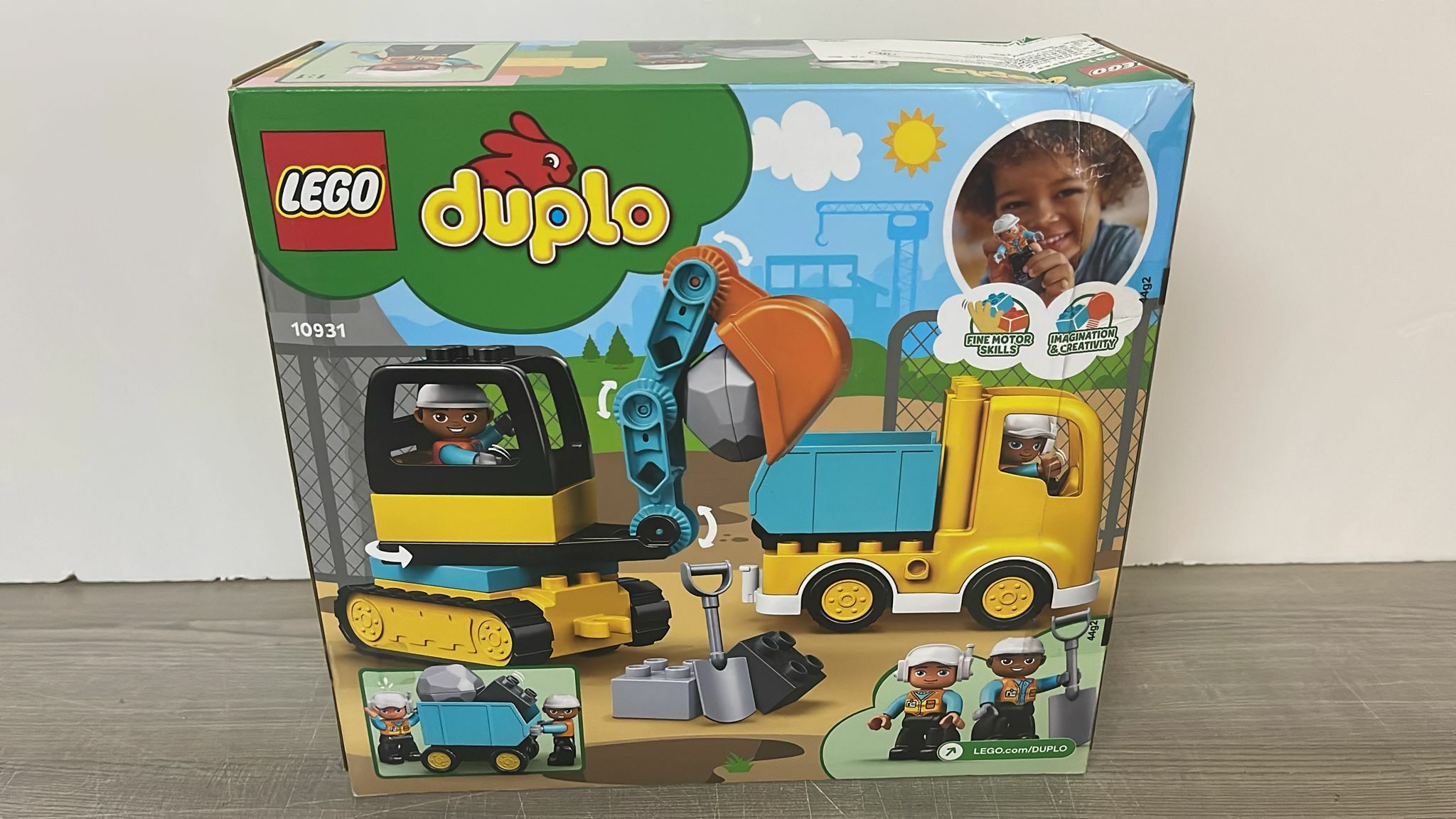 ［用家福音零件齊全系列］ LEGO DUPLO 10931 : 卡車和履帶式挖掘機  *(凹盒殘盒,外盒損壞,有壓紋, 殘盒不設退換)