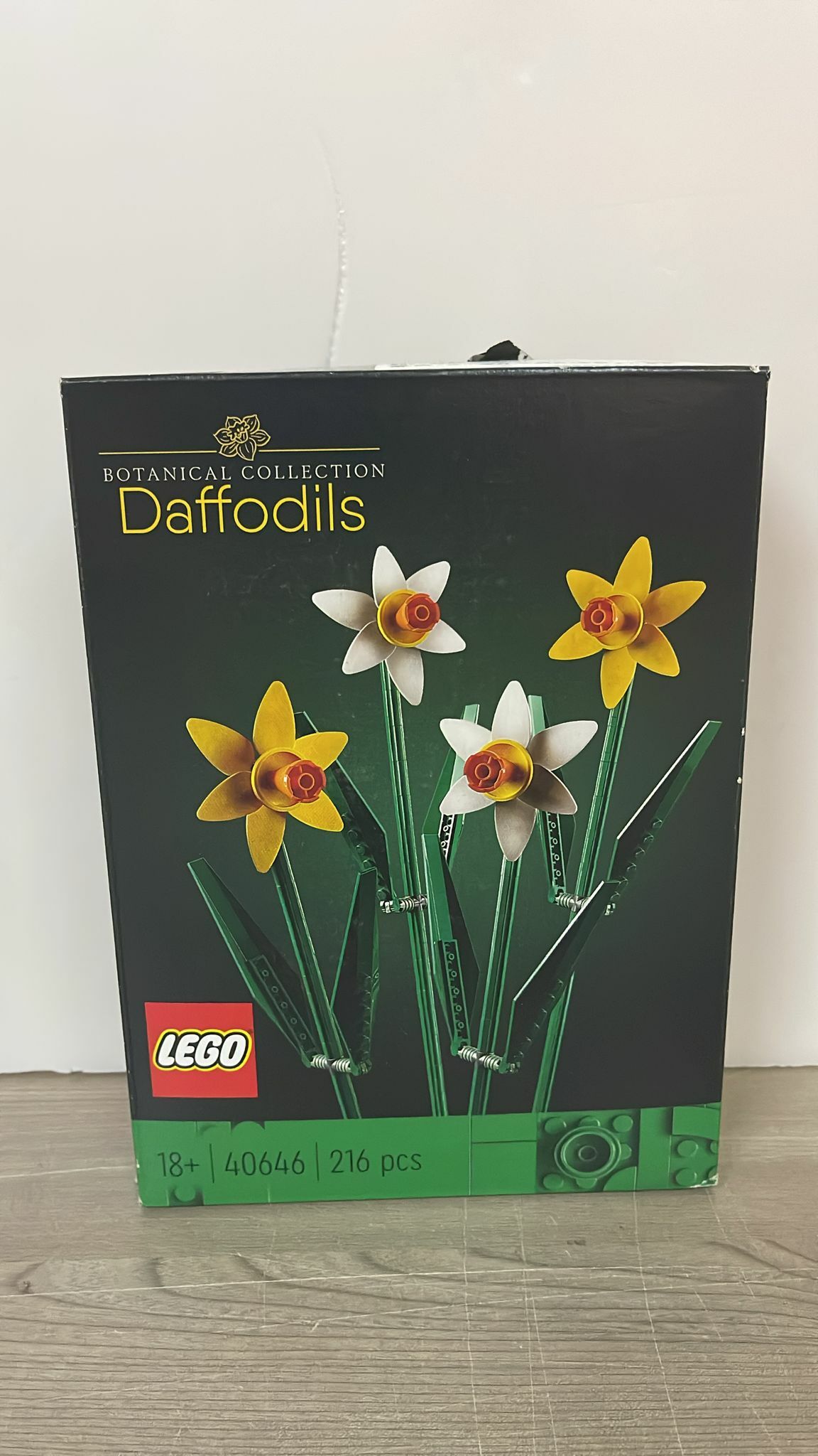 ［用家福音零件齊全系列］ LEGO Exclusive 40646 : 水仙 (ICONS)          *(凹盒殘盒,外盒損壞,有壓紋, 殘盒不設退換)