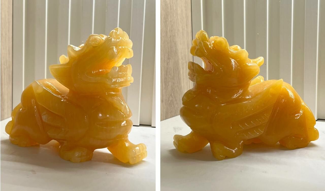 [S] GEMZ & CO QLHA YELLOW JADE BIG PIXIU IN A PAIR DISPLAY, V240 (V240)