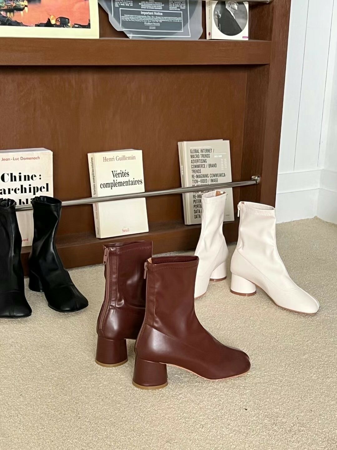 造型粗圓跟短靴