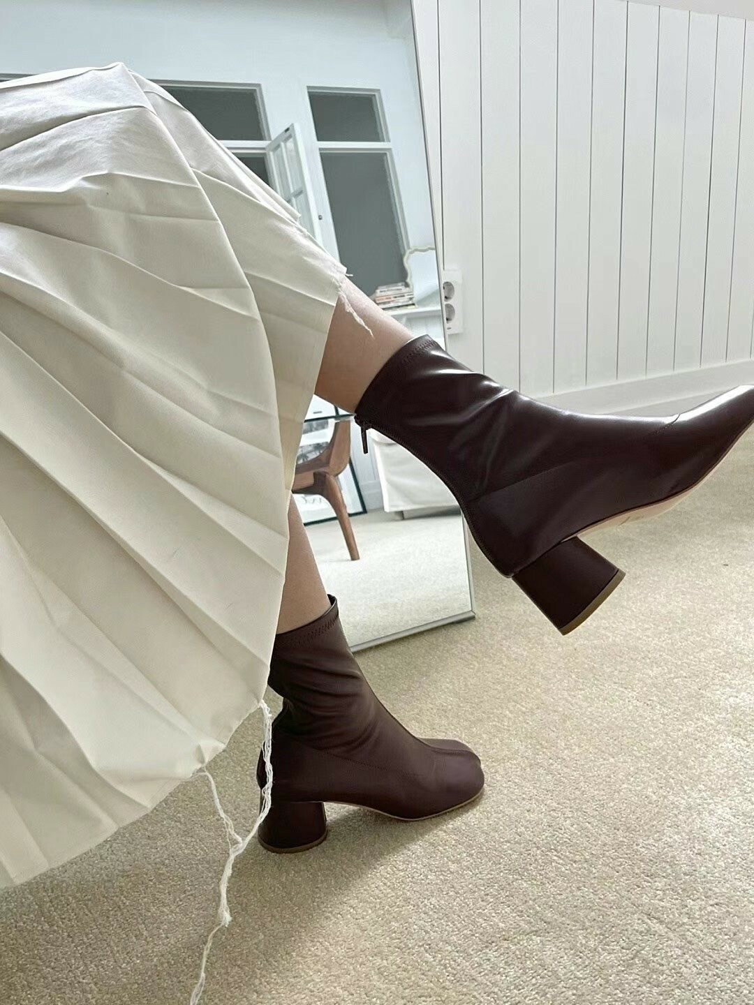 造型粗圓跟短靴