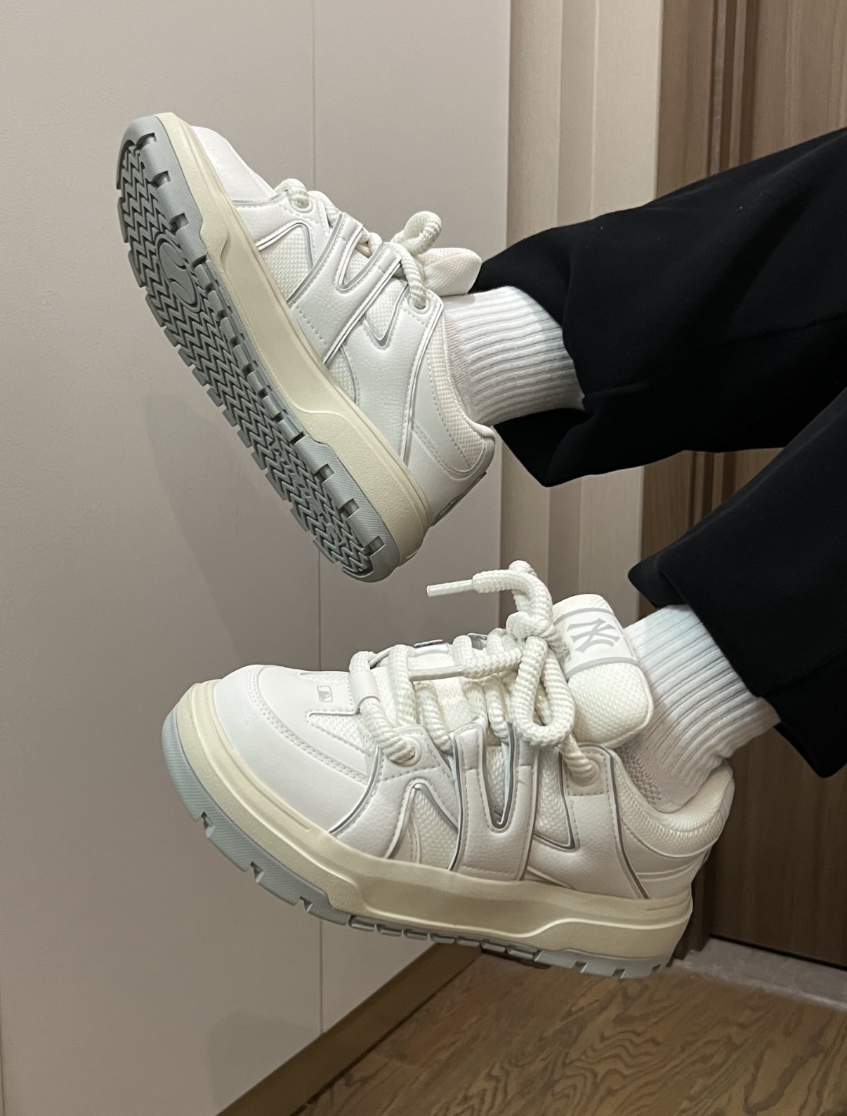 MLB Chunck Liner 米白色 皮革 解構 寬鞋帶 厚底 老爹鞋 麵包鞋 學長鞋 NY 3ASXCLB4N-50WHS/預購