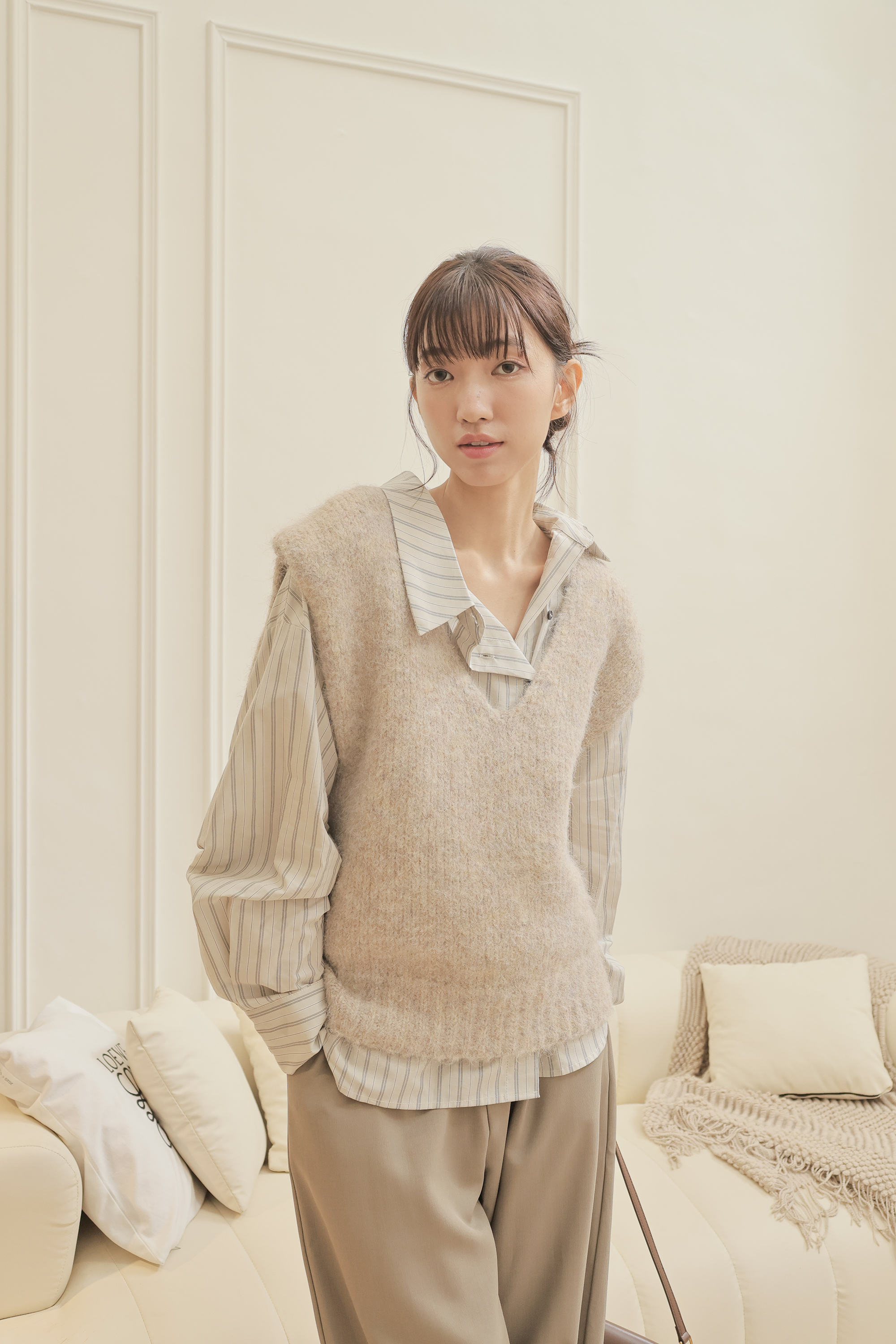 SALE 800 OH！HER V領柔柔輕型背心（8%羊毛）