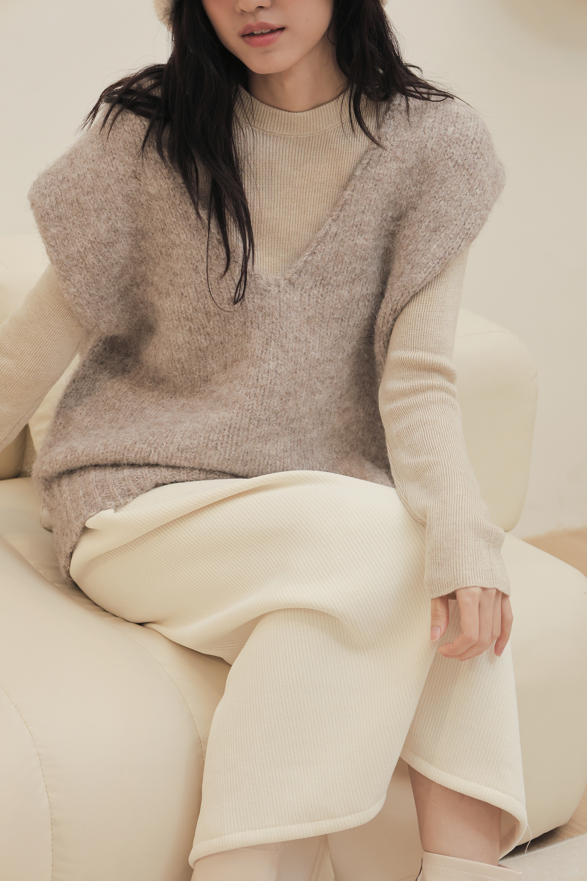 SALE 800 OH！HER V領柔柔輕型背心（8%羊毛）