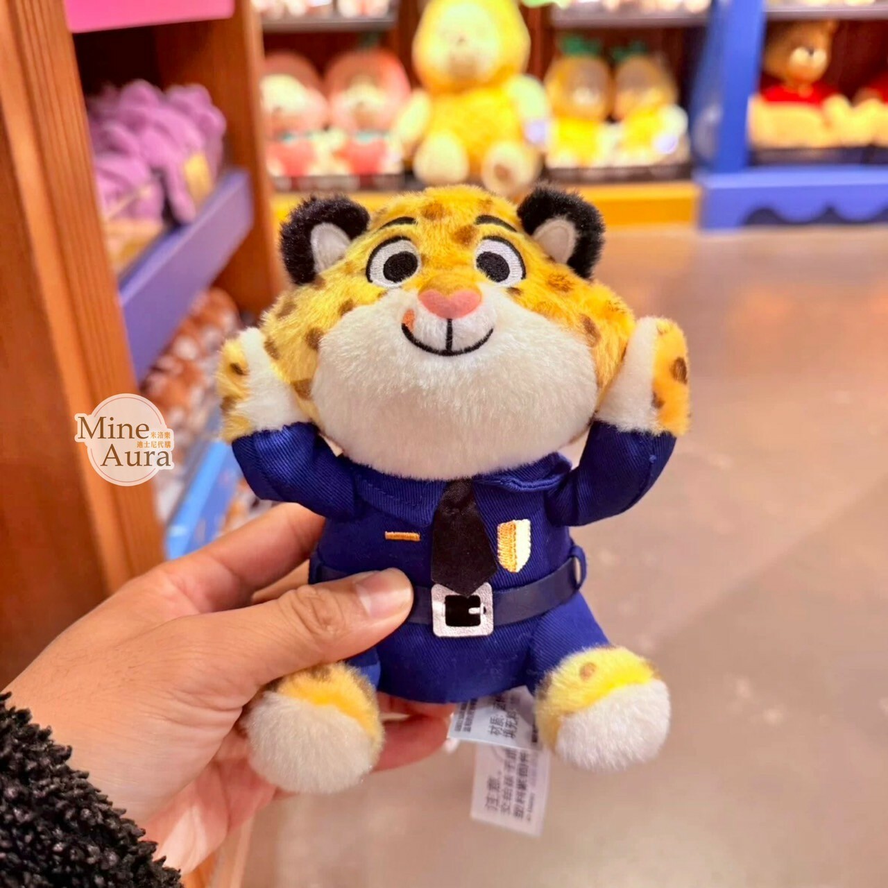 迷你寶寶系列 洪金豹 Benjamin Clawhauser 磁鐵 坐肩 絨毛 娃娃 公仔 動物方城市 Zootopia -上海迪士尼樂園