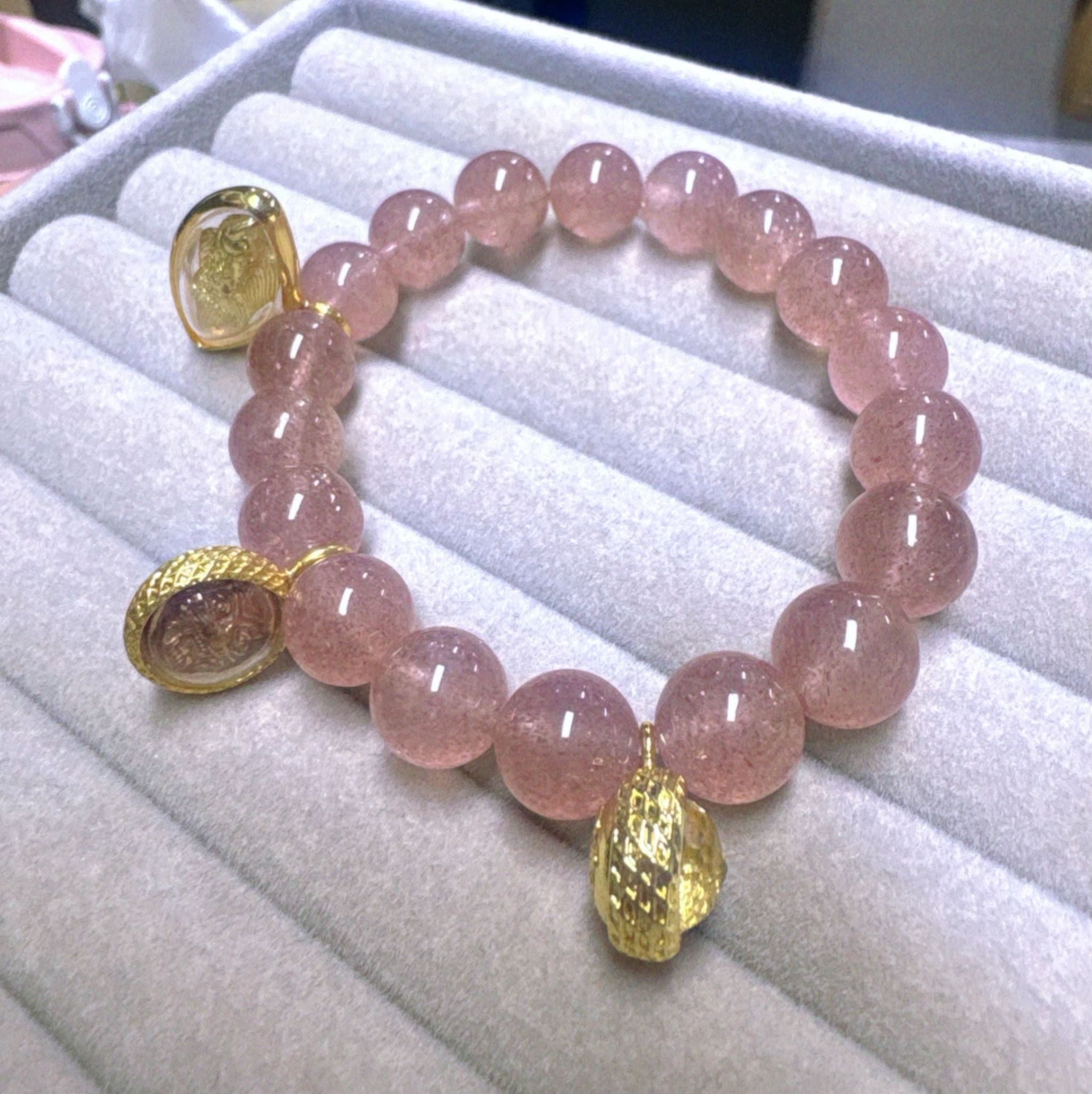 龍婆本開光聖物🙏 💮三福草莓晶手鍊💮