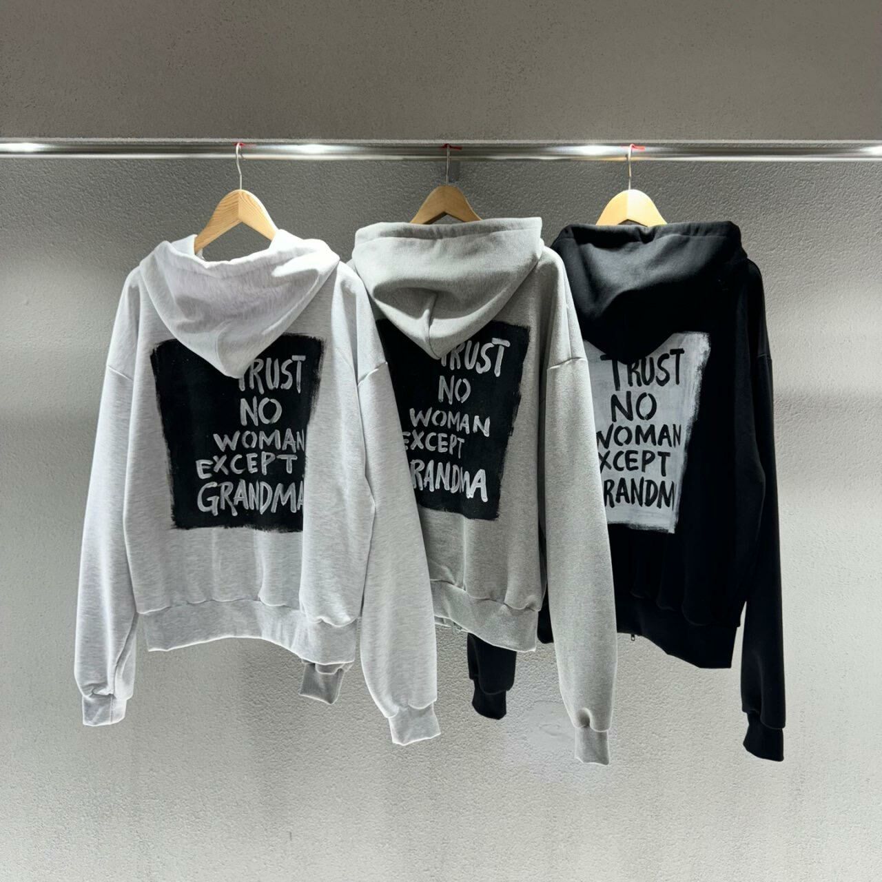 英文字連帽拉鍊外套 JK2535