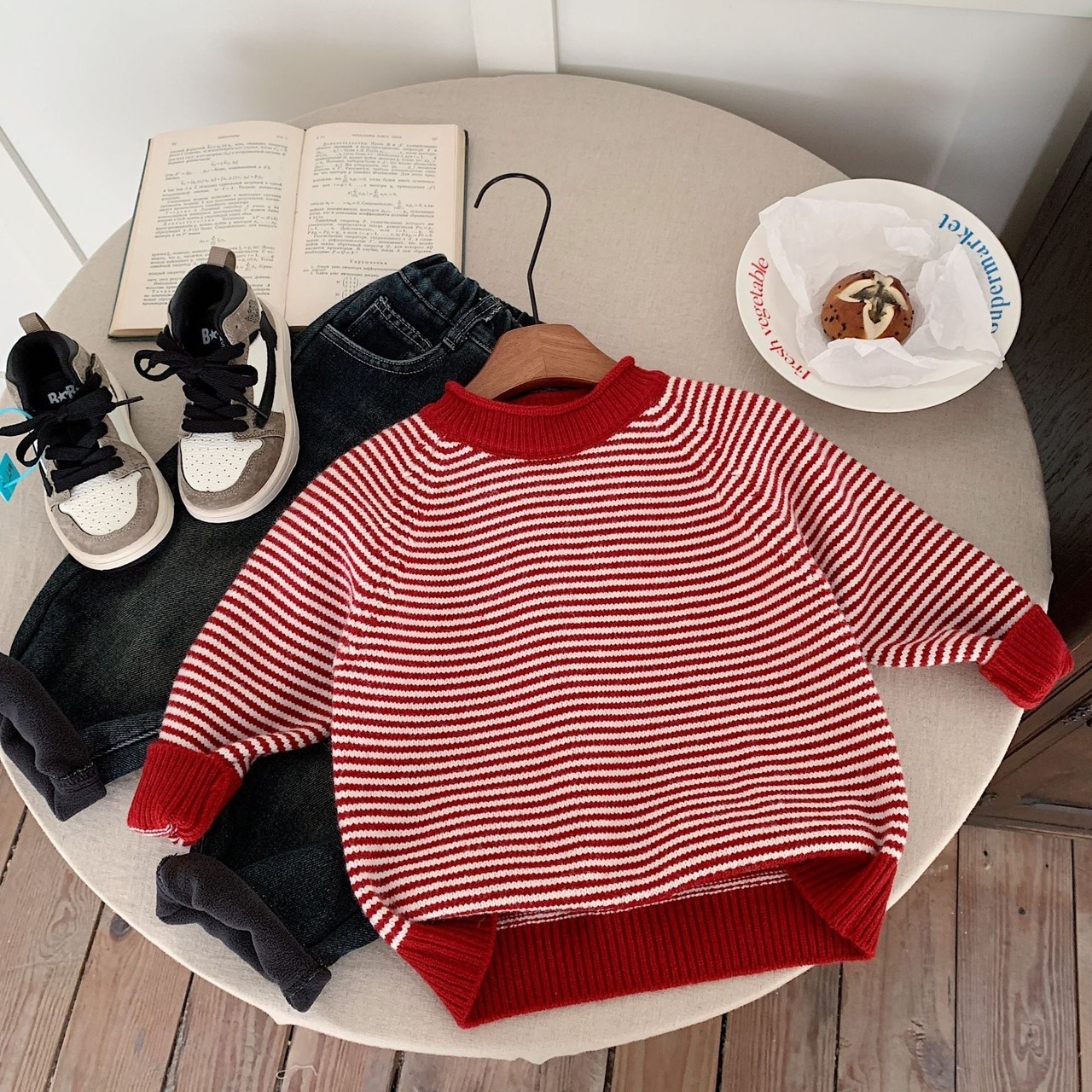 男女寶都可以細條紋針織上衣(2色)